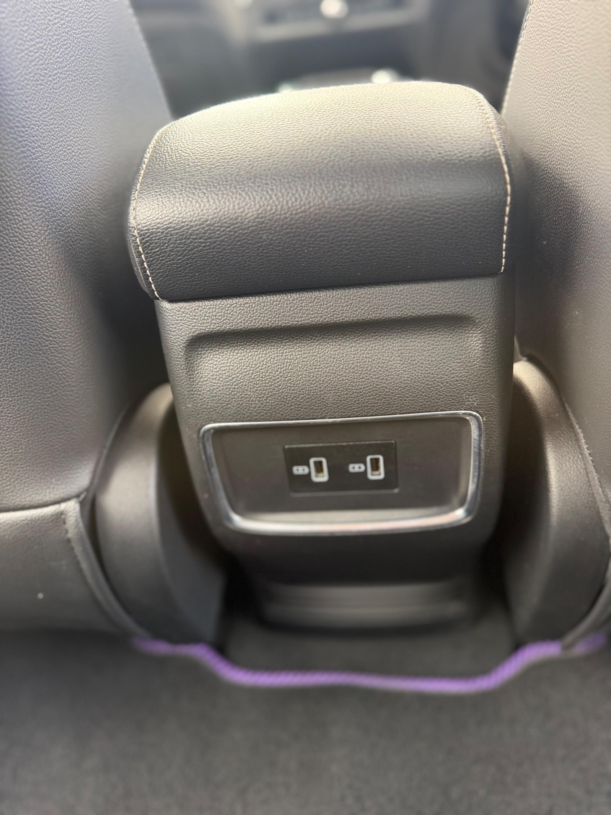 MG MG5 view 14