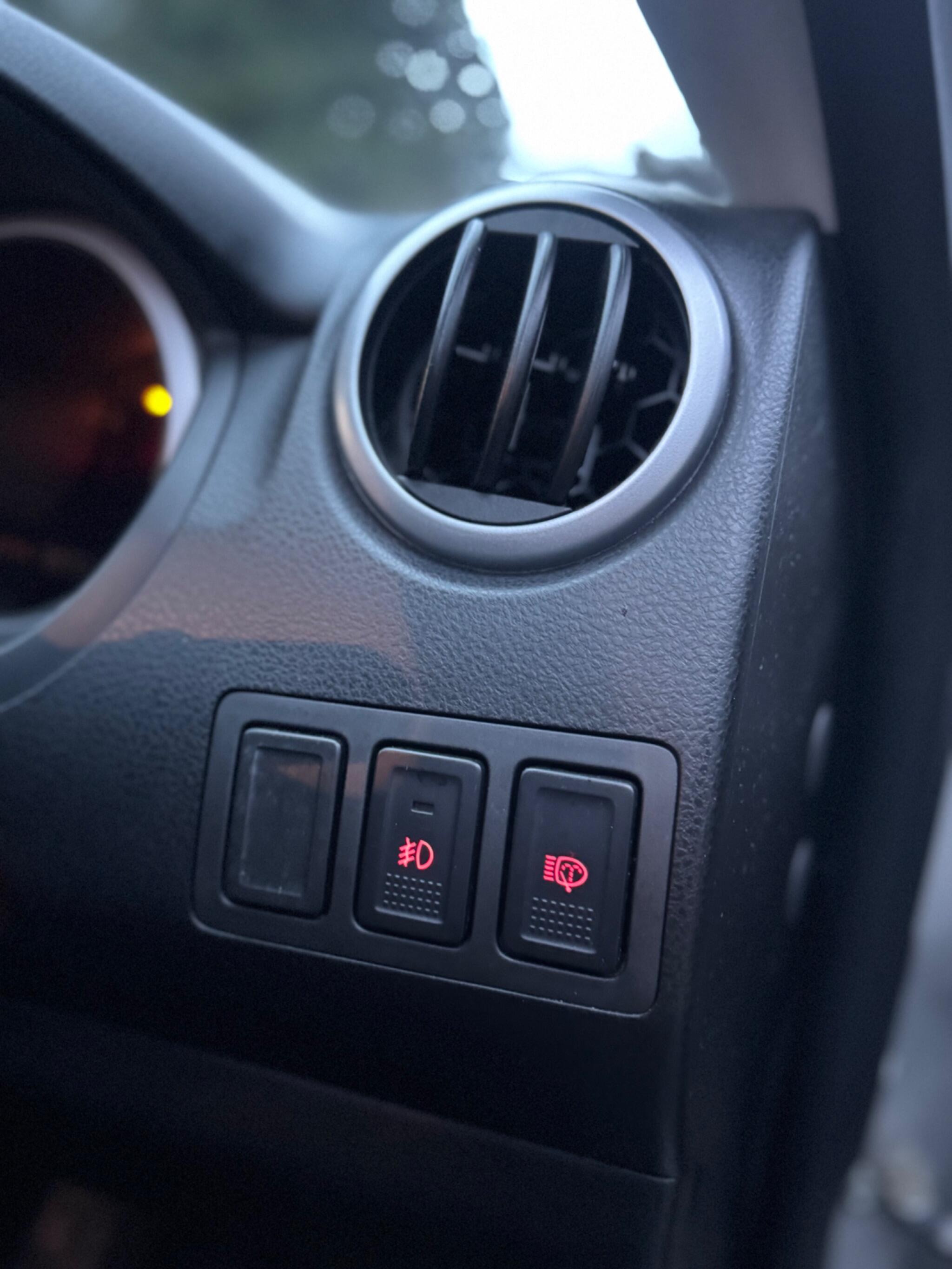 2010 Suzuki Grand Vitara 2.4 VVT SZ5 Auto 4WD Euro 4 5dr image 63