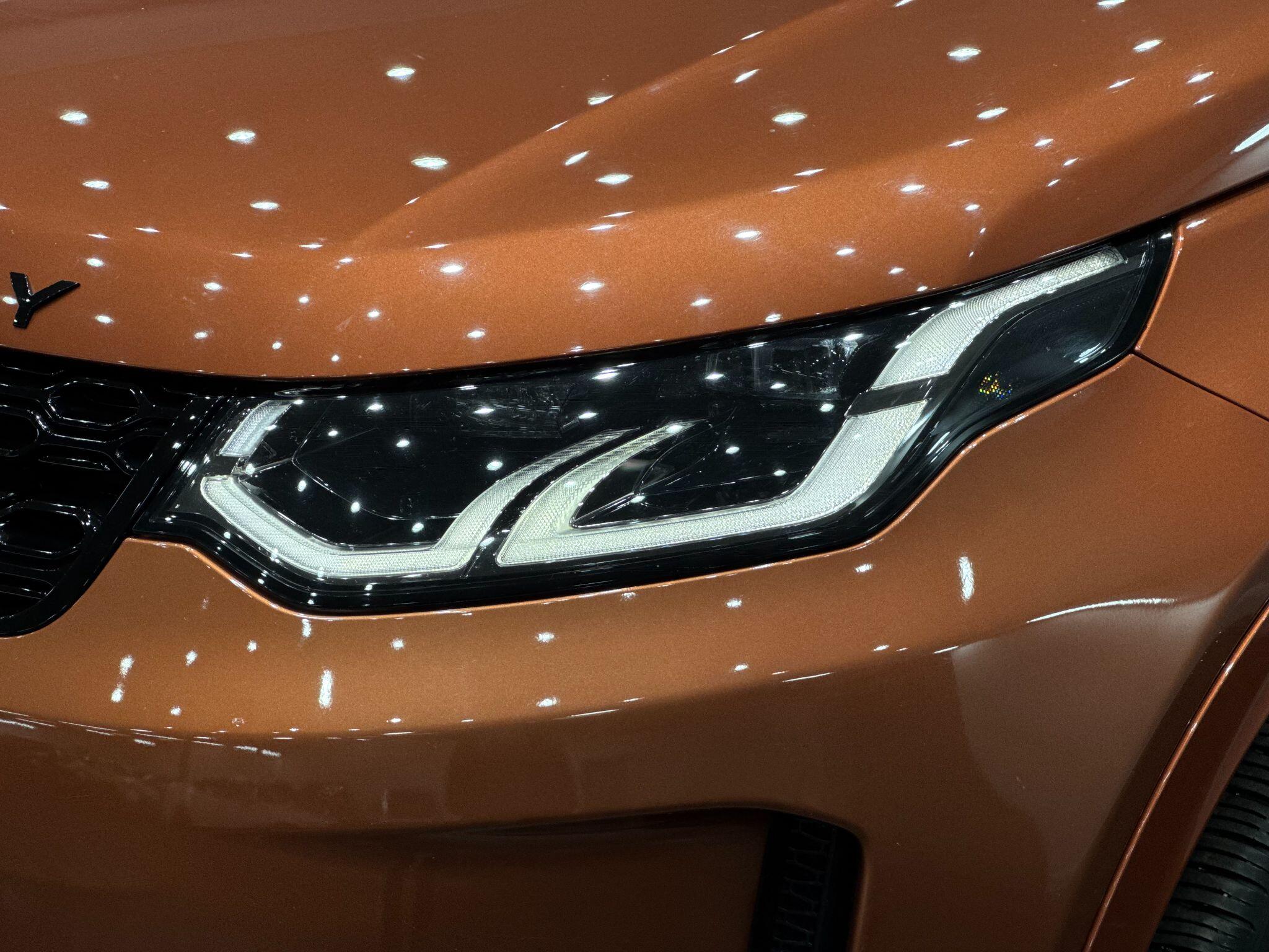 Land Rover Discovery Sport view 8