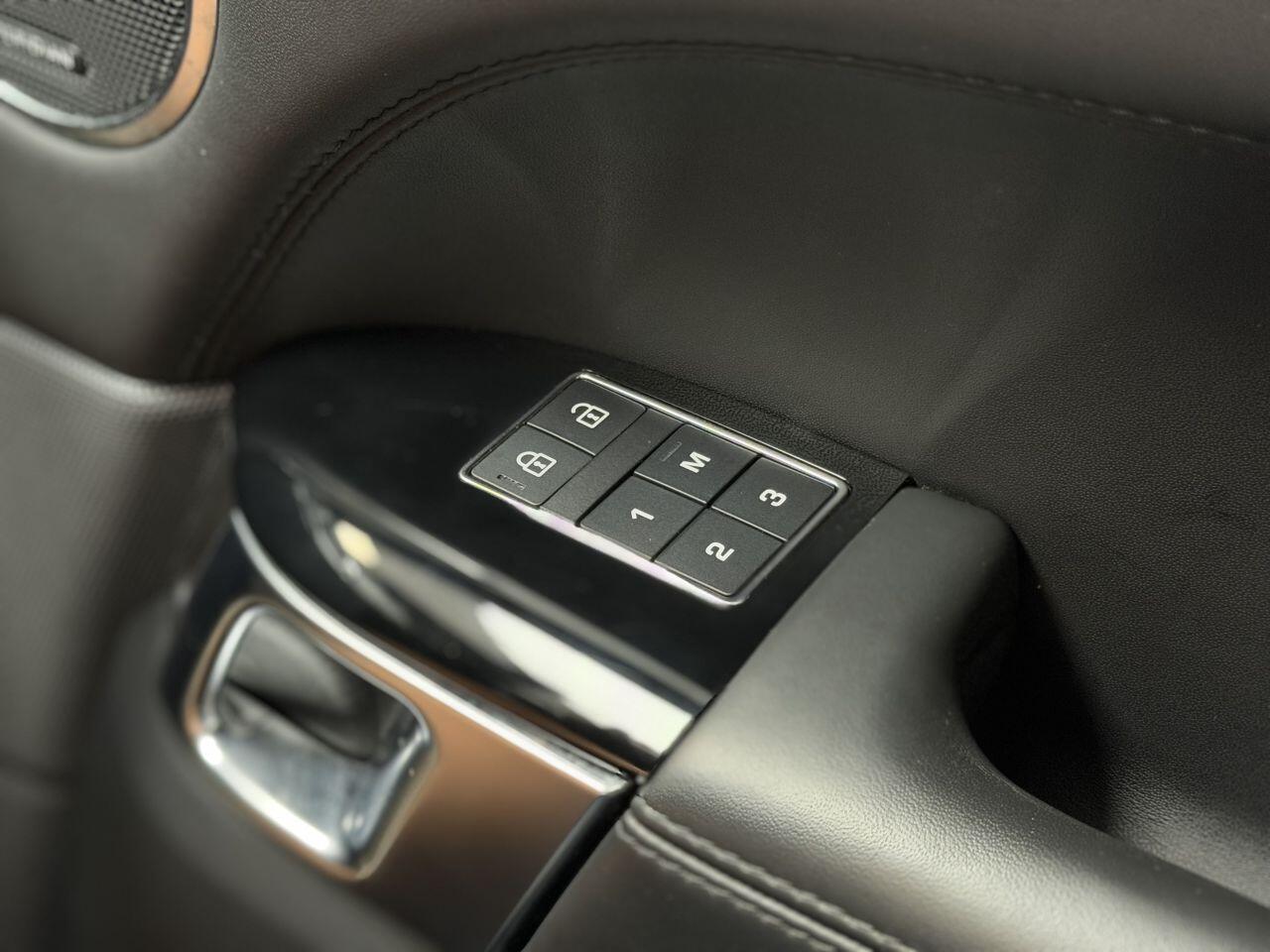 Land Rover Range Rover Sport view 50