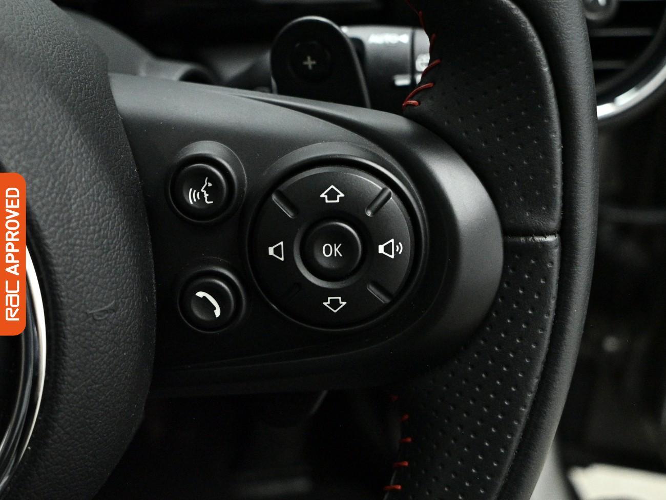 Mini Hatch view 23