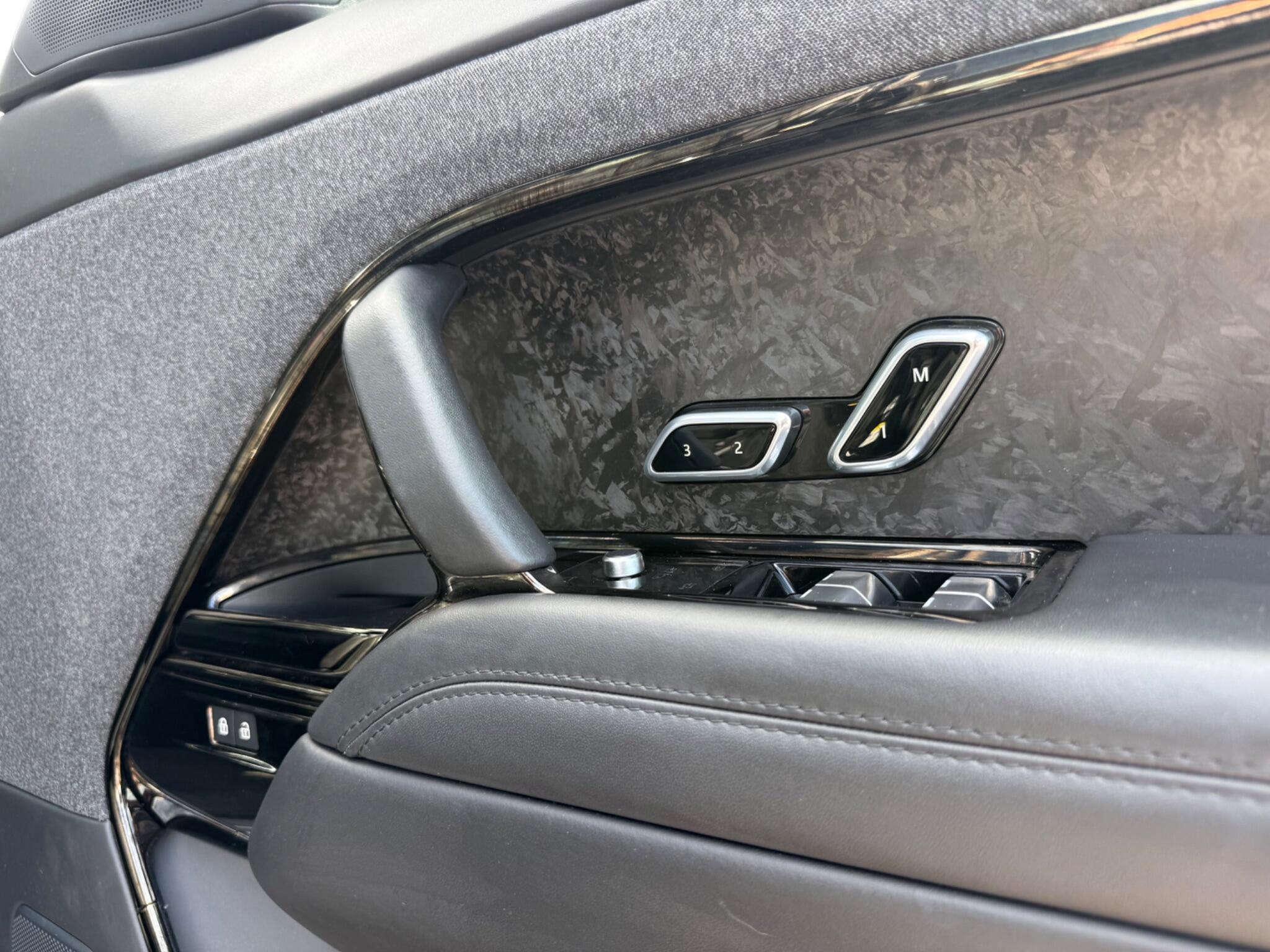 Land Rover Range Rover Sport view 23