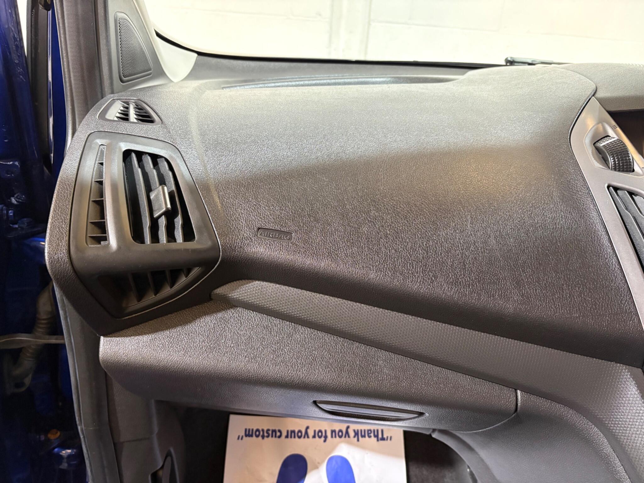 Ford Tourneo Connect view 59