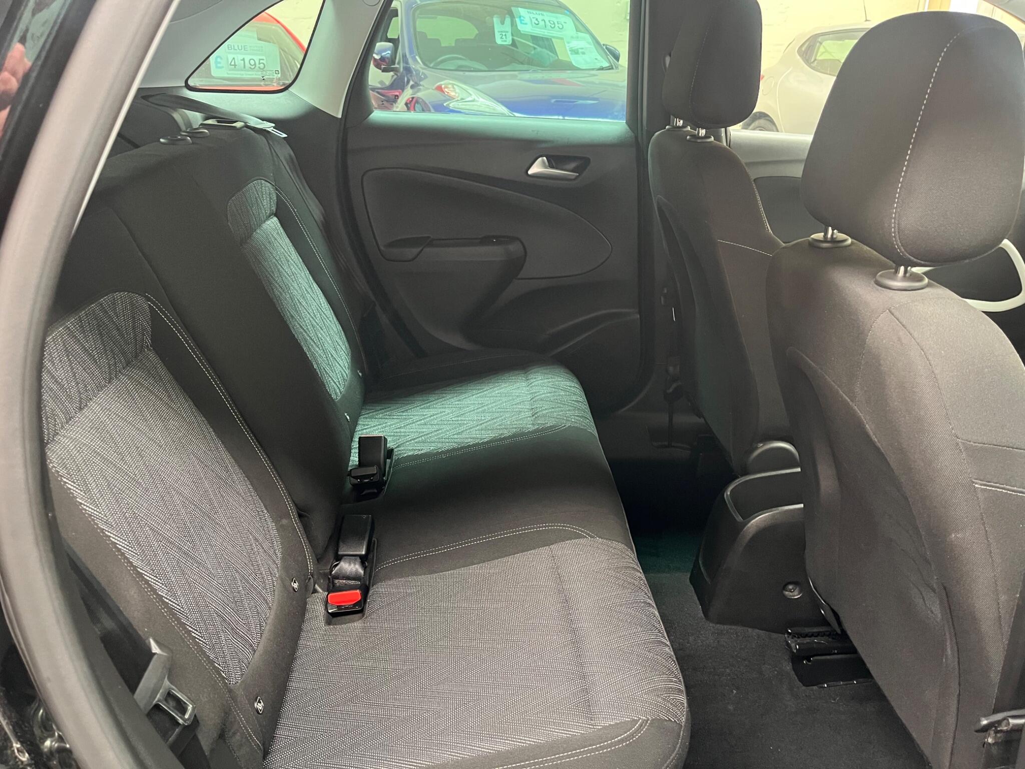 Vauxhall Crossland X view 32