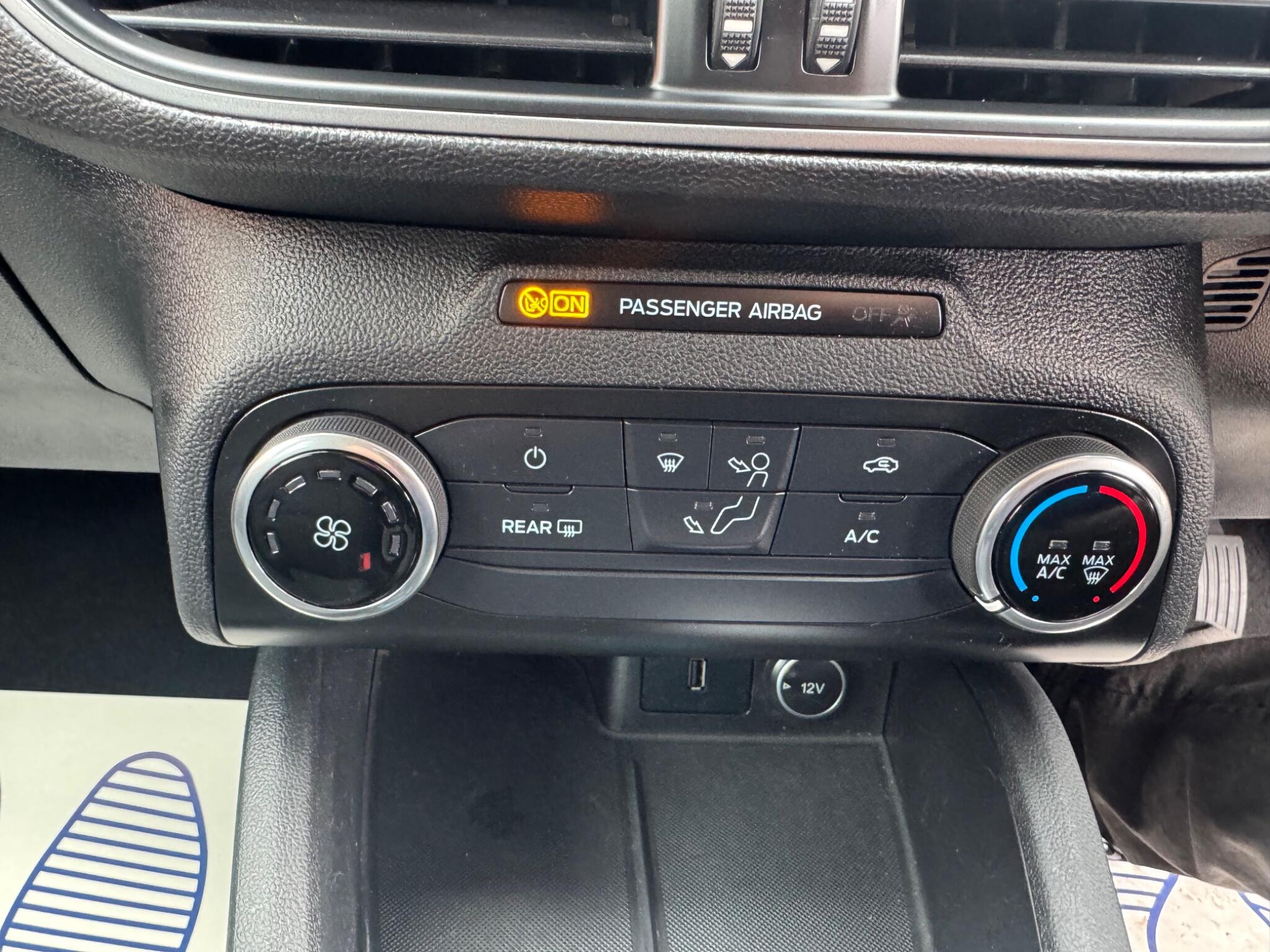 Ford Focus view 16
