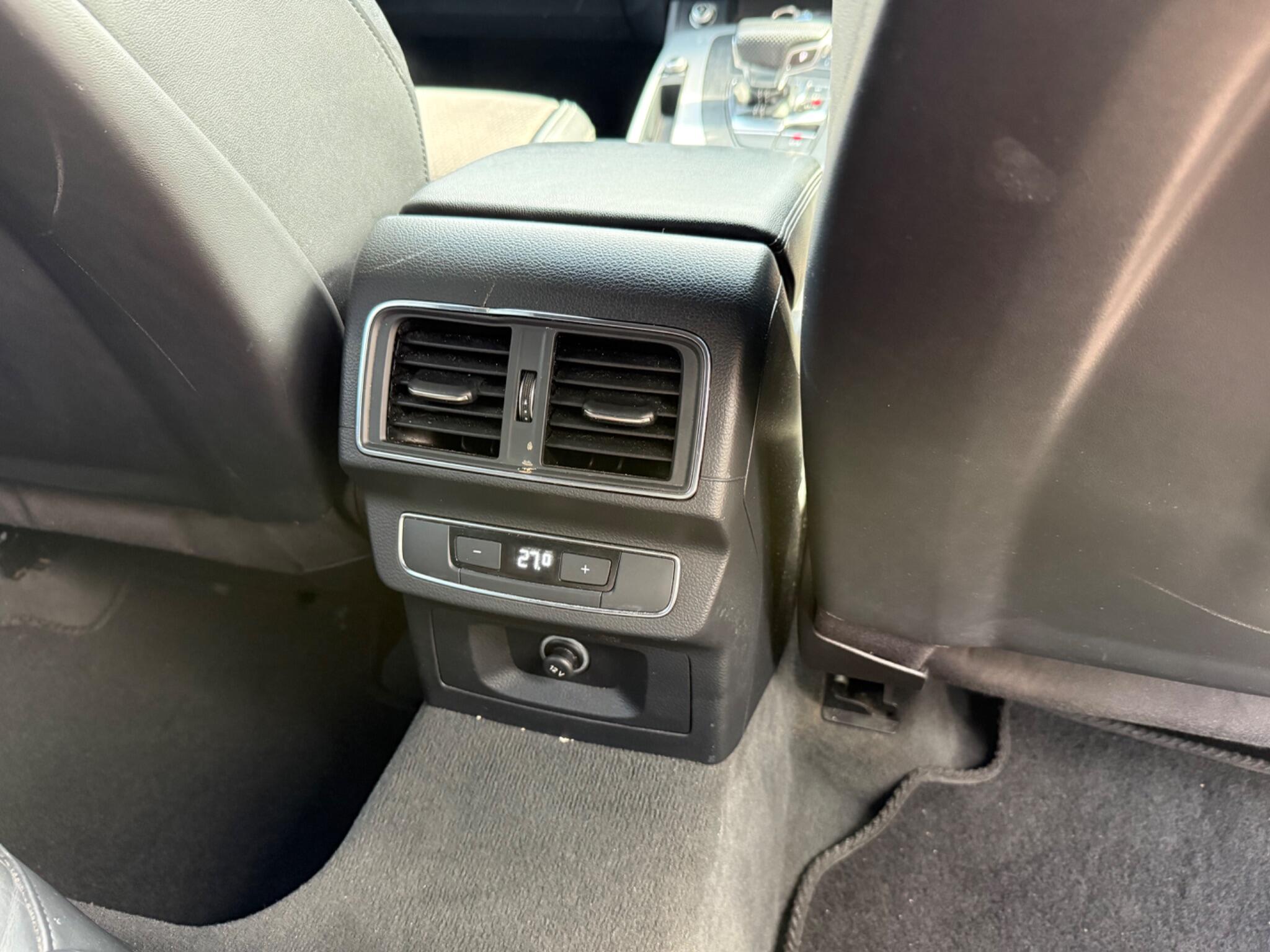 Audi Q5 view 34