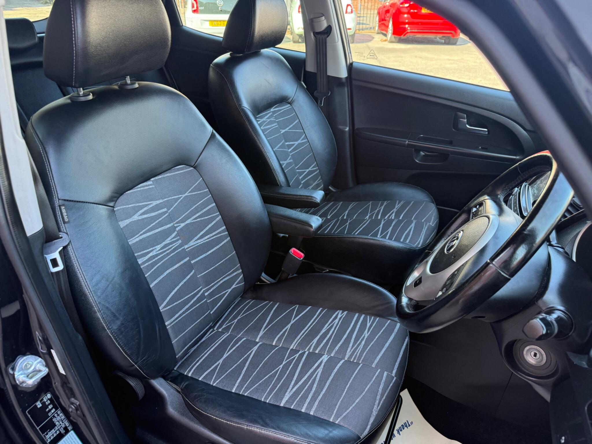Kia Venga view 13