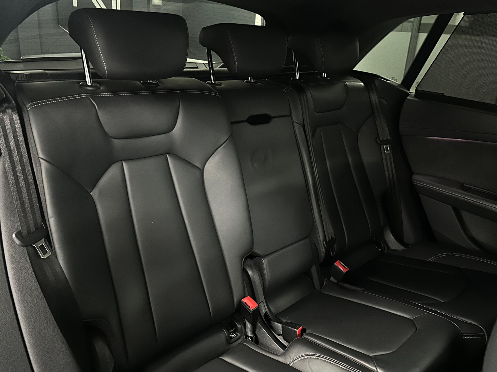 Audi Q8 view 37