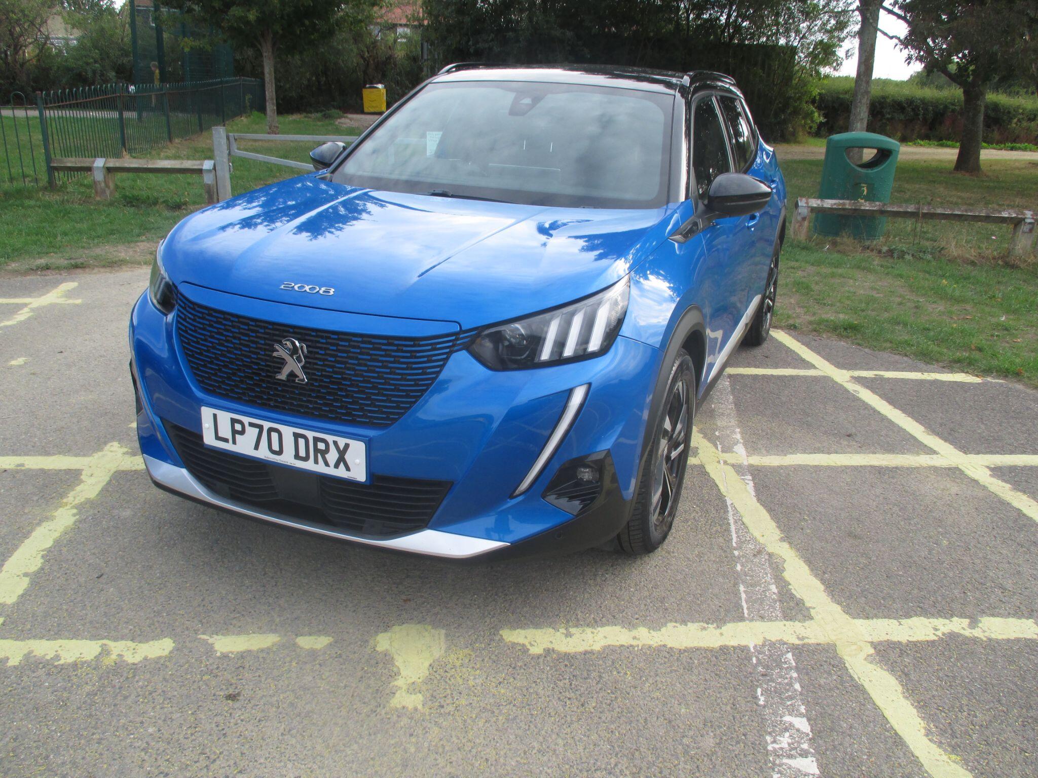 Peugeot E-2008 view 25