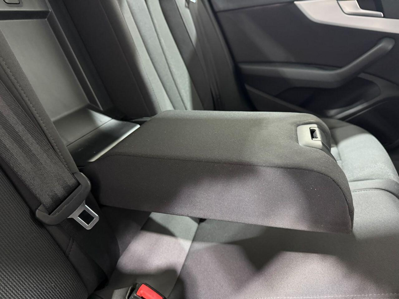Audi A4 view 33