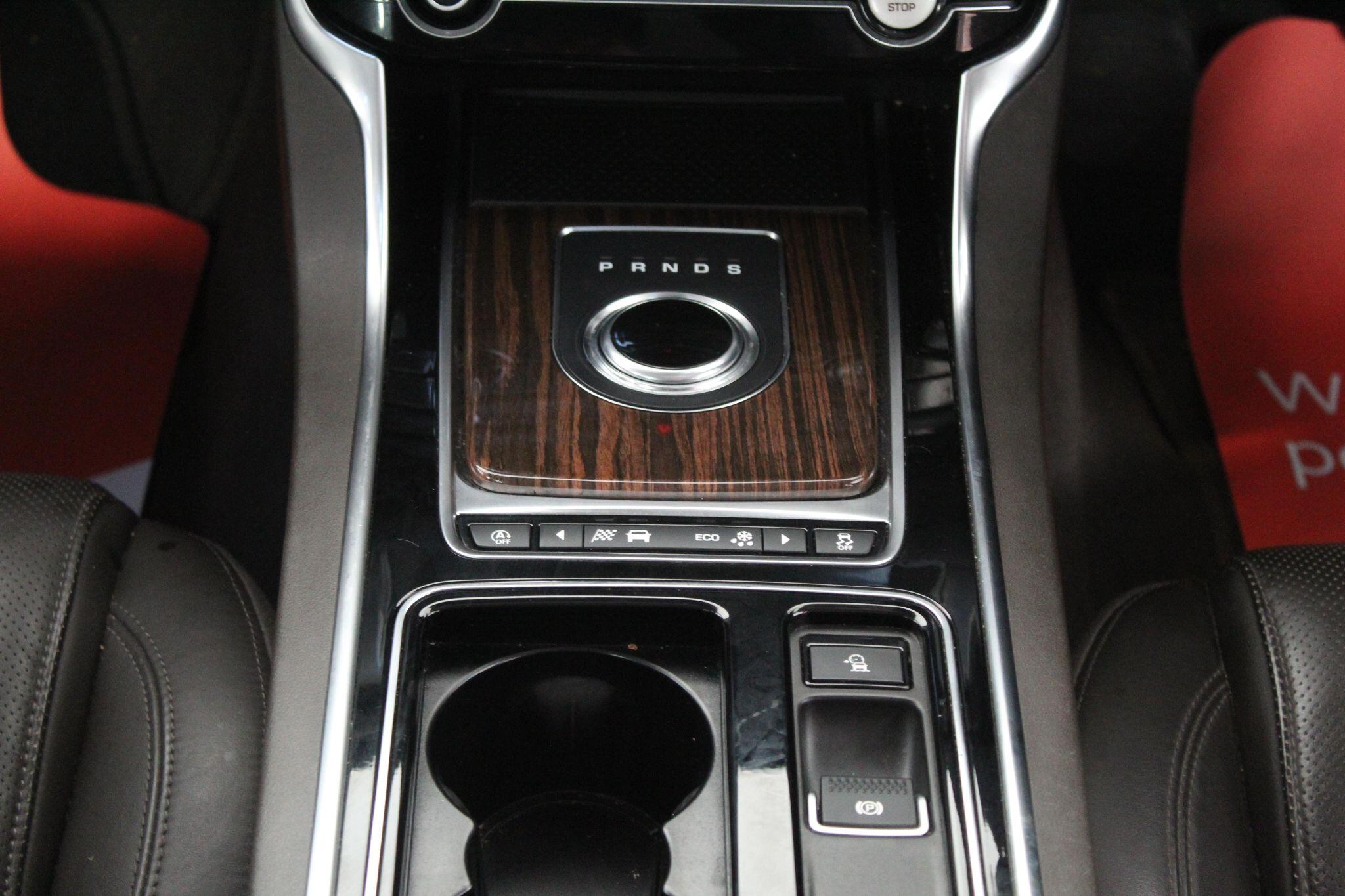 Jaguar XF view 42