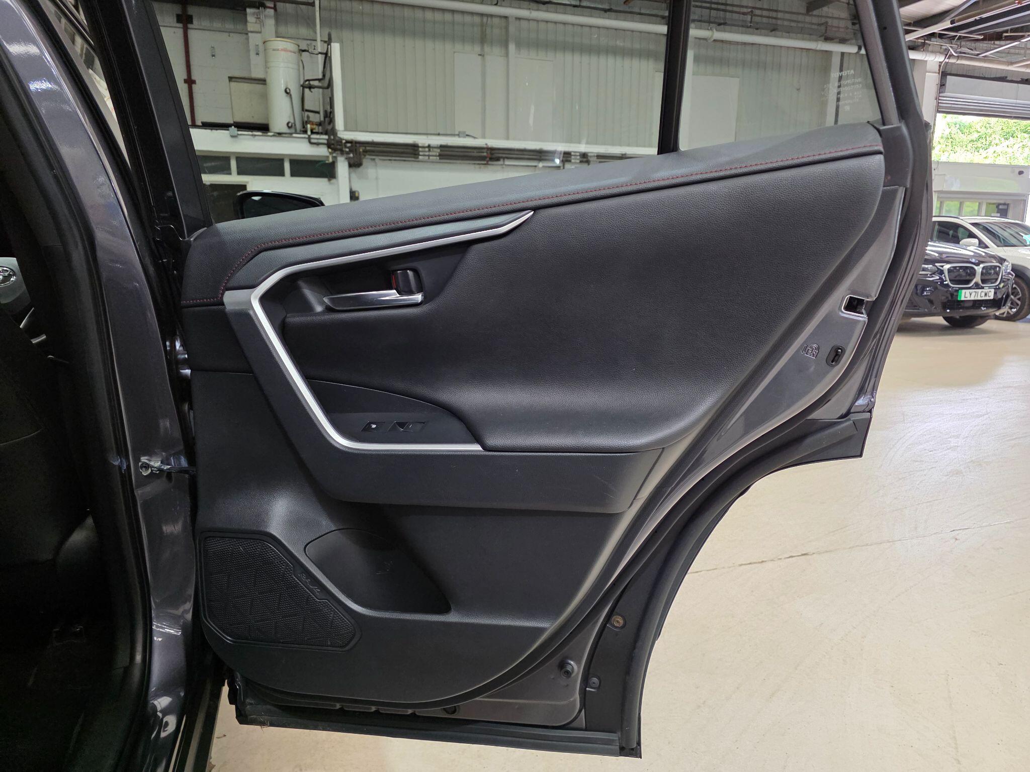Toyota RAV4 view 22