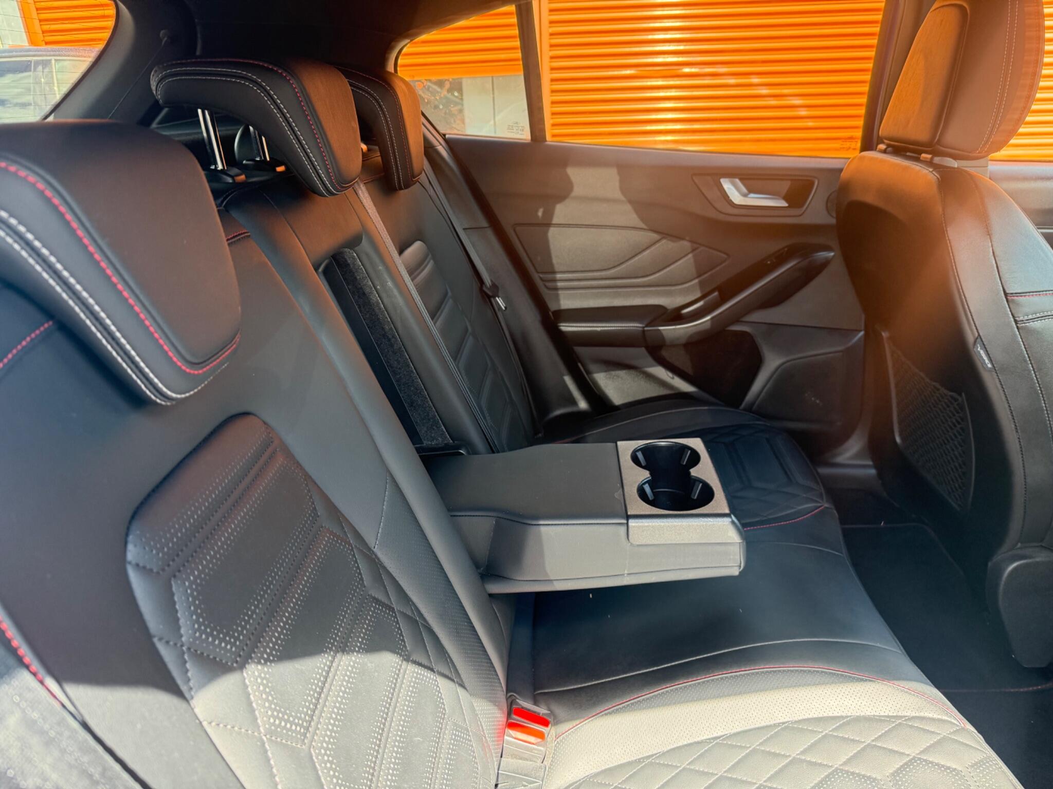 Ford Focus view 19