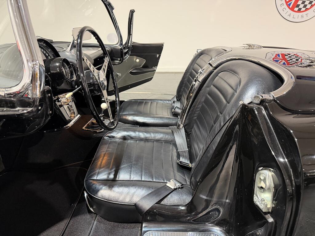 Chevrolet Corvette view 5