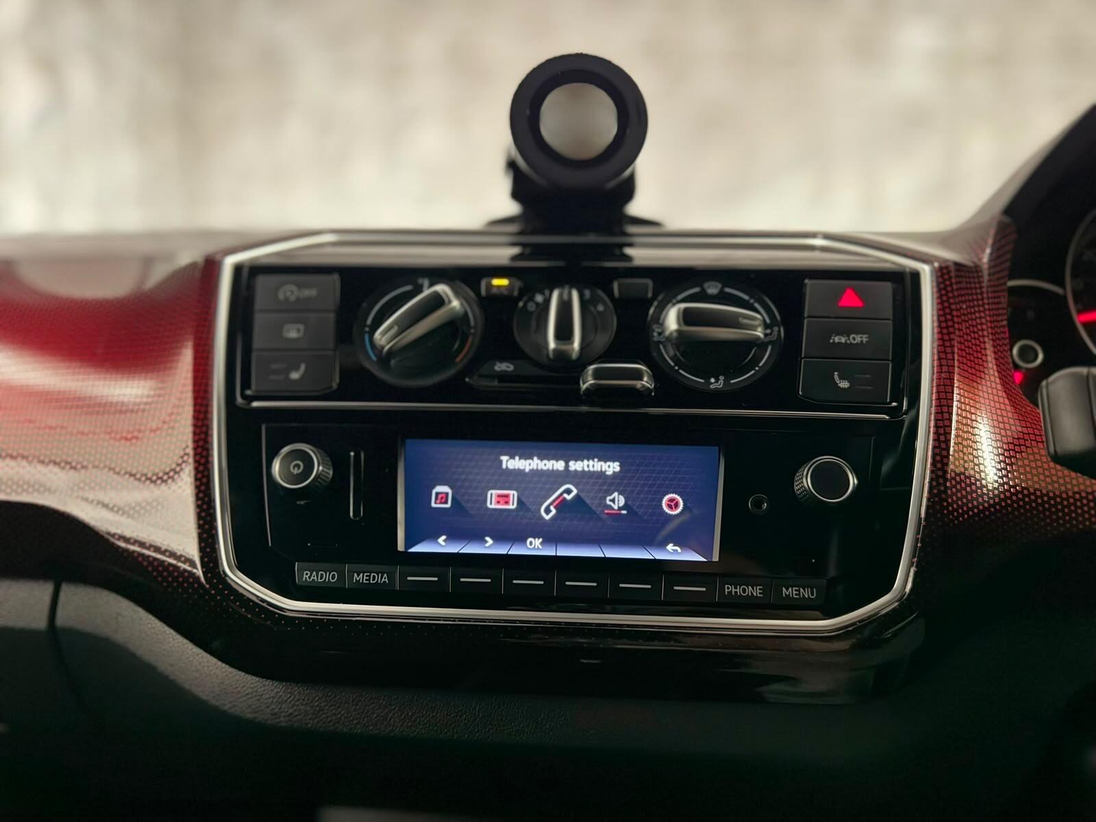 Volkswagen Up! view 29