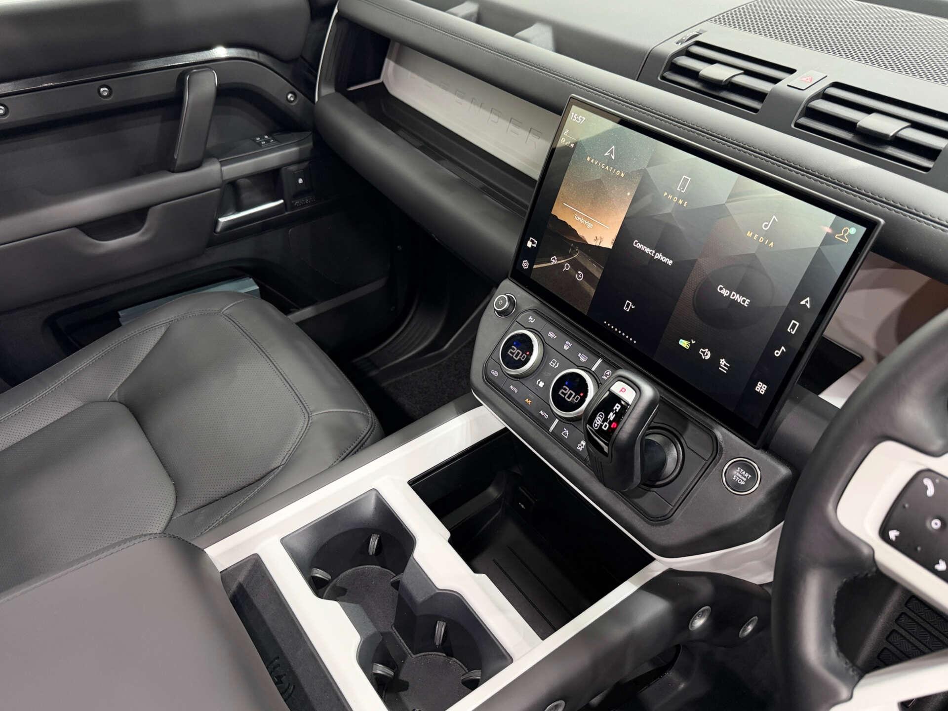 Land Rover Defender view 50