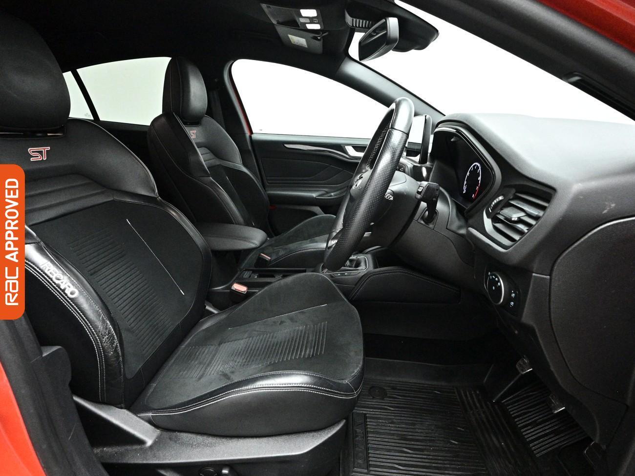 Ford Focus view 12