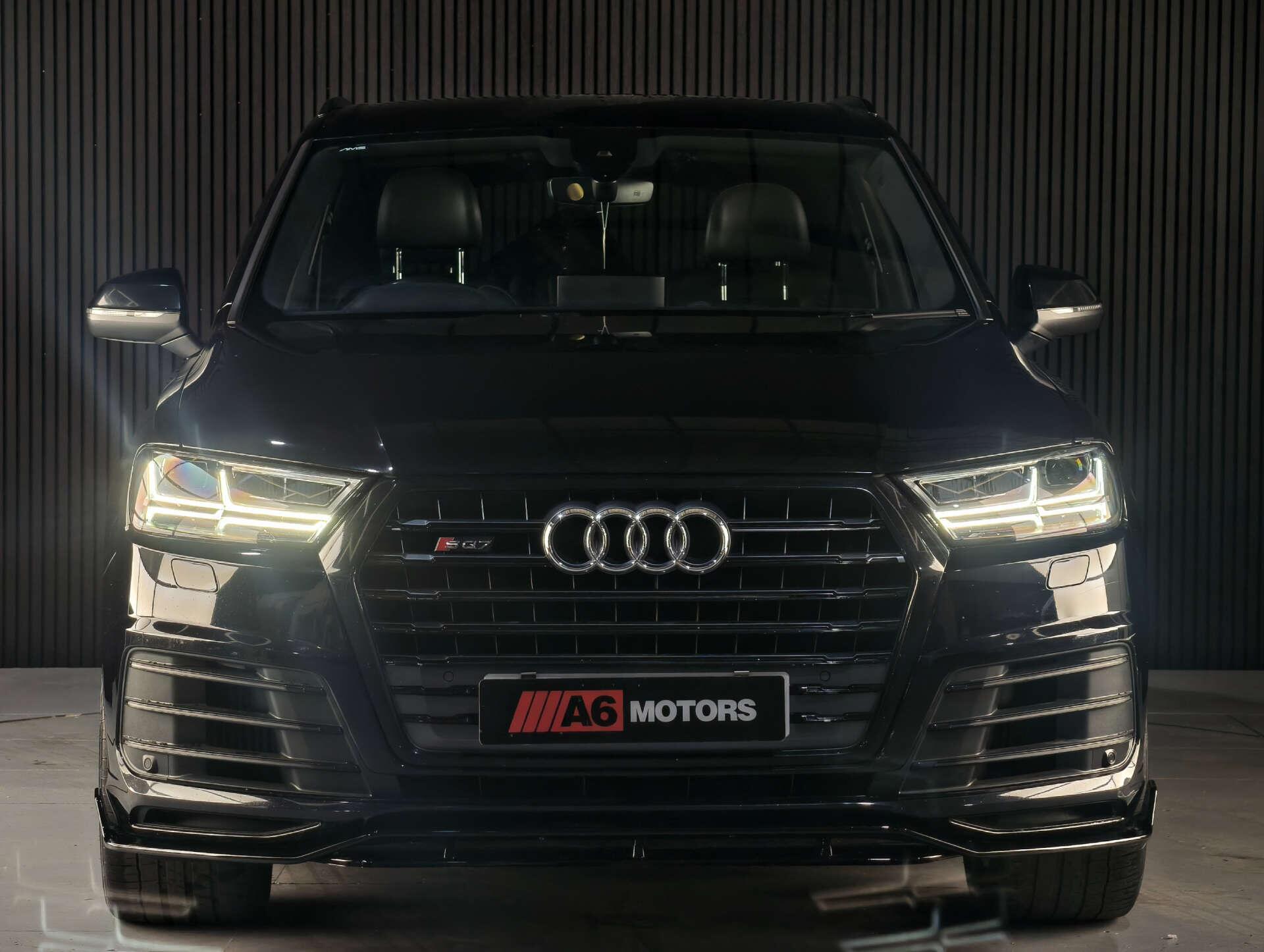 Audi SQ7 view 16