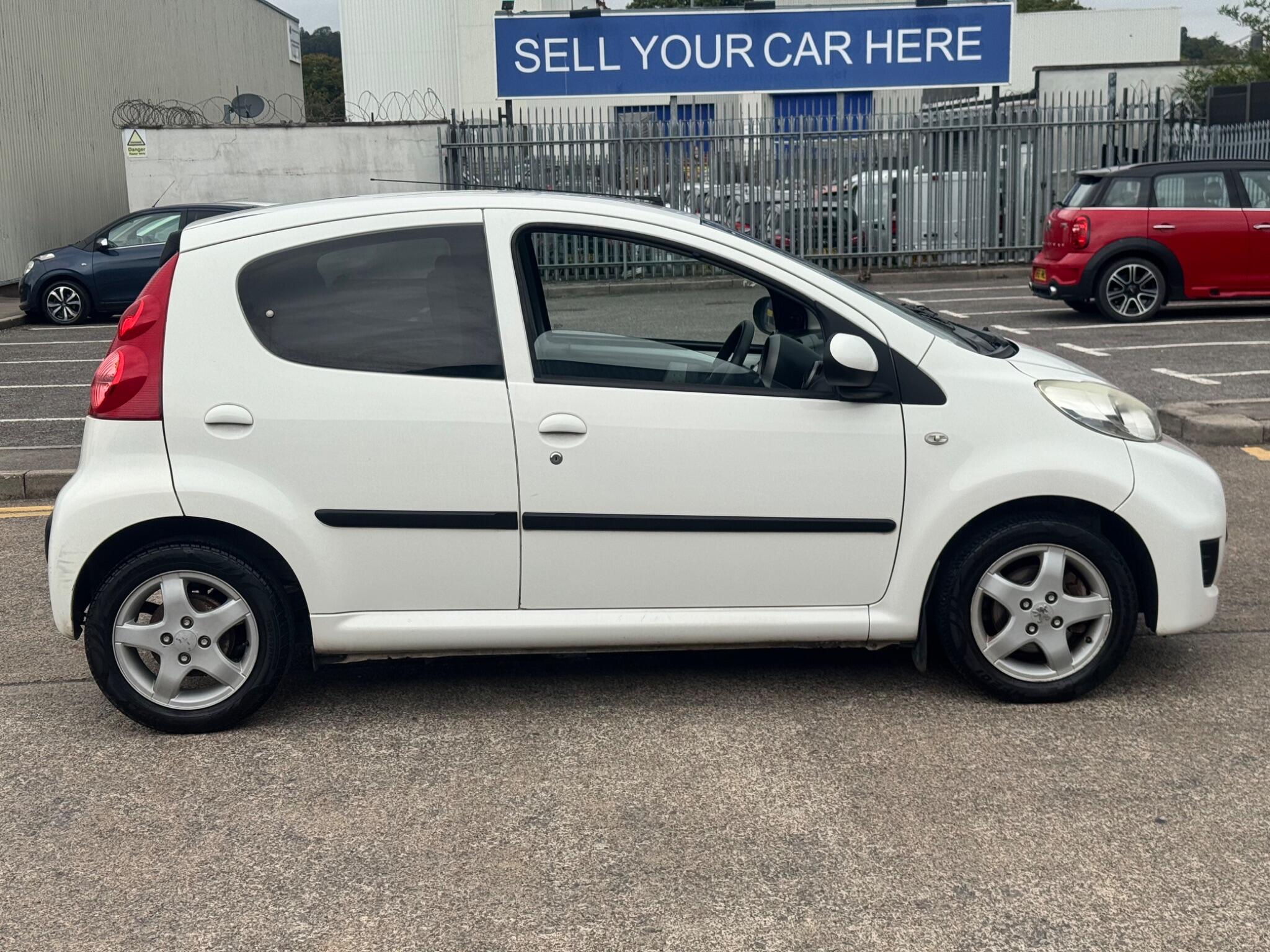 Peugeot 107 view 18