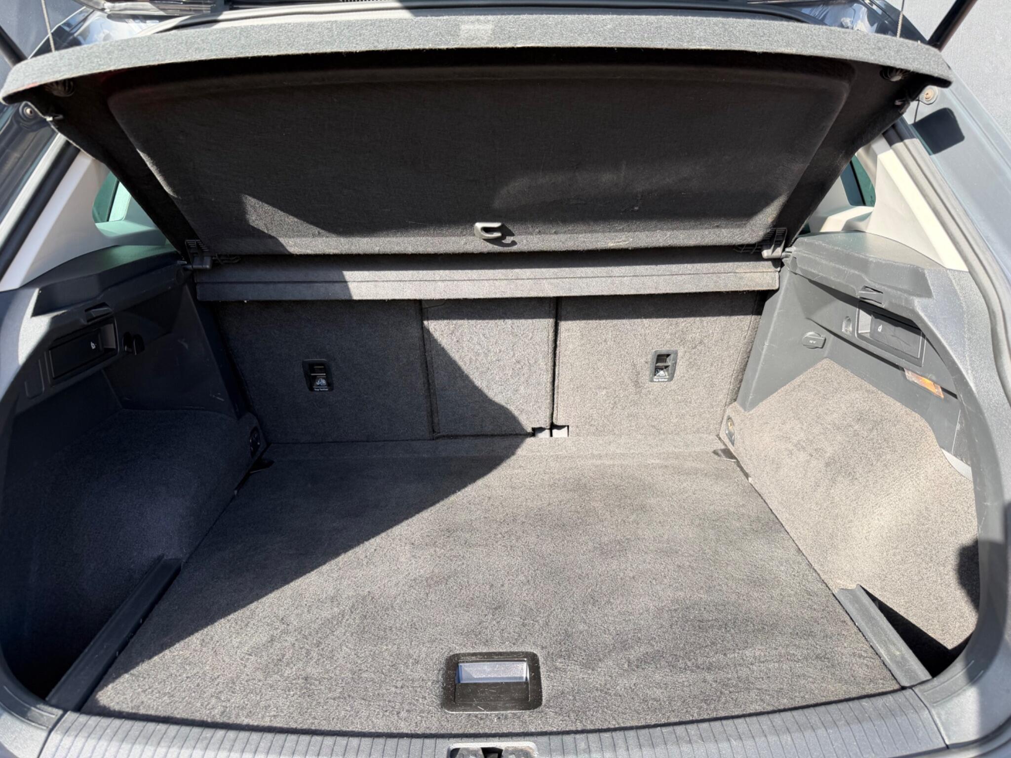 Volkswagen Tiguan view 12