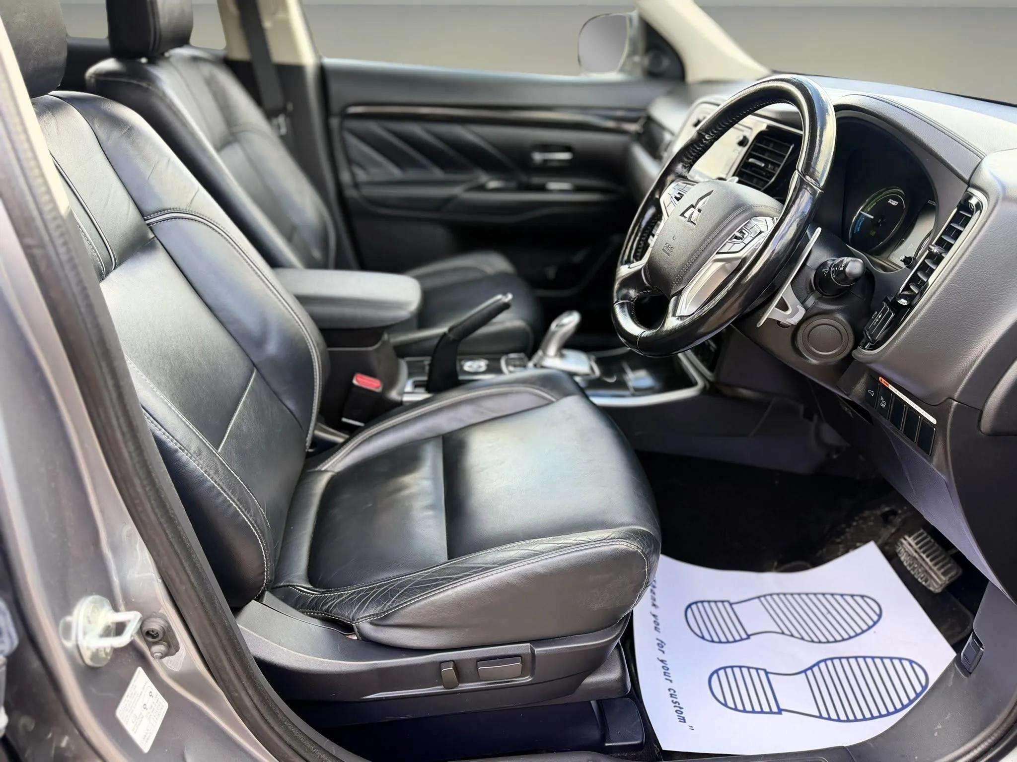 Mitsubishi Outlander view 38