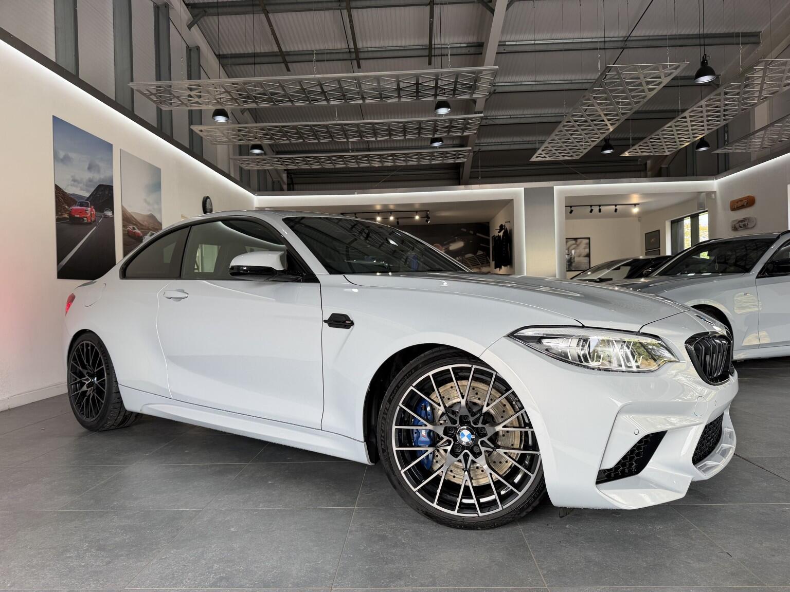 BMW M2 view 3