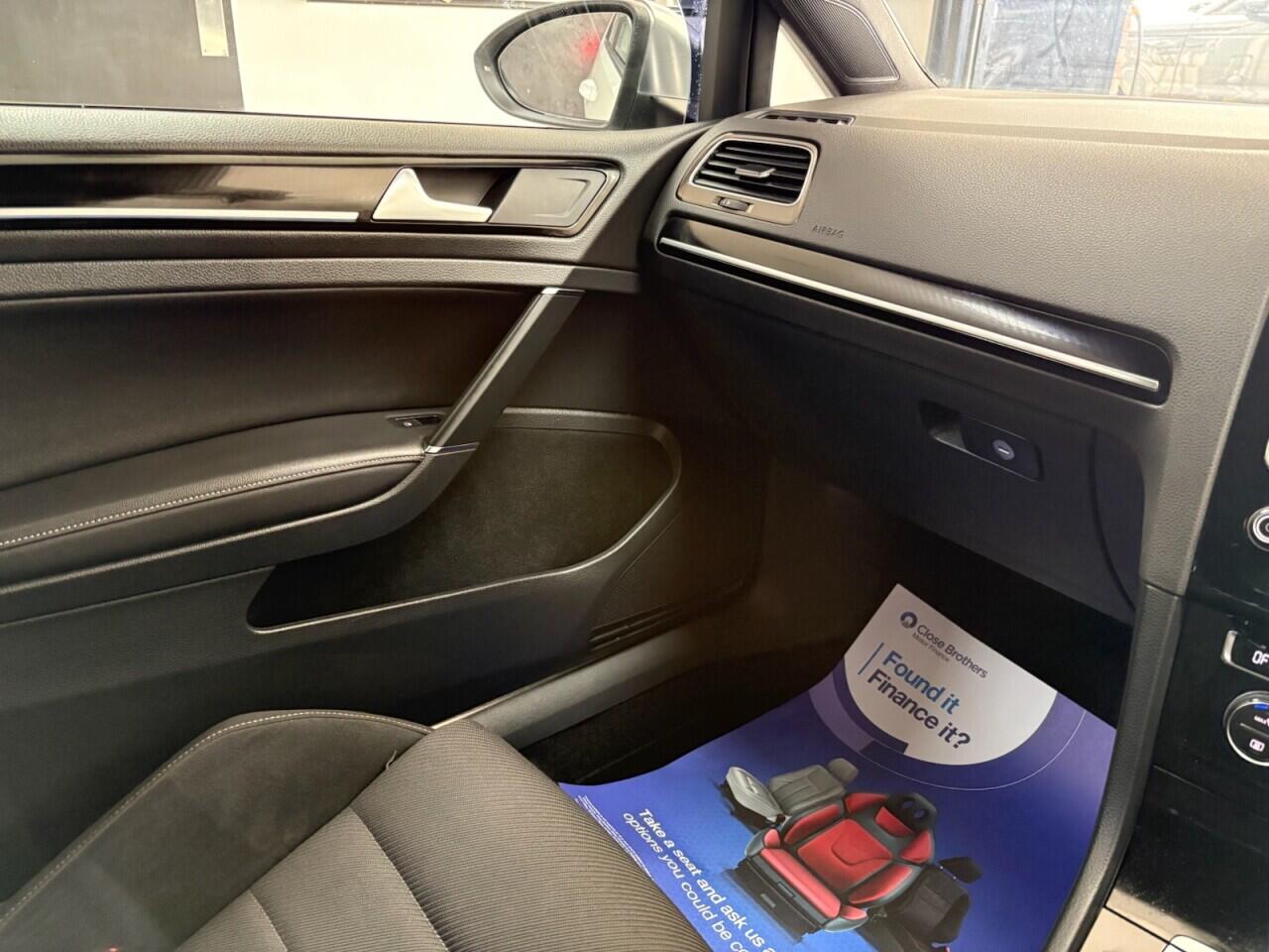 Volkswagen Golf view 28
