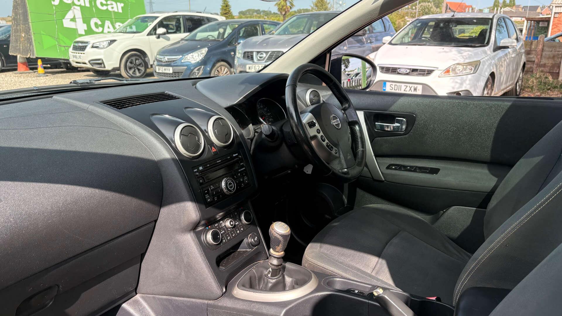 Nissan Qashqai+2 view 11