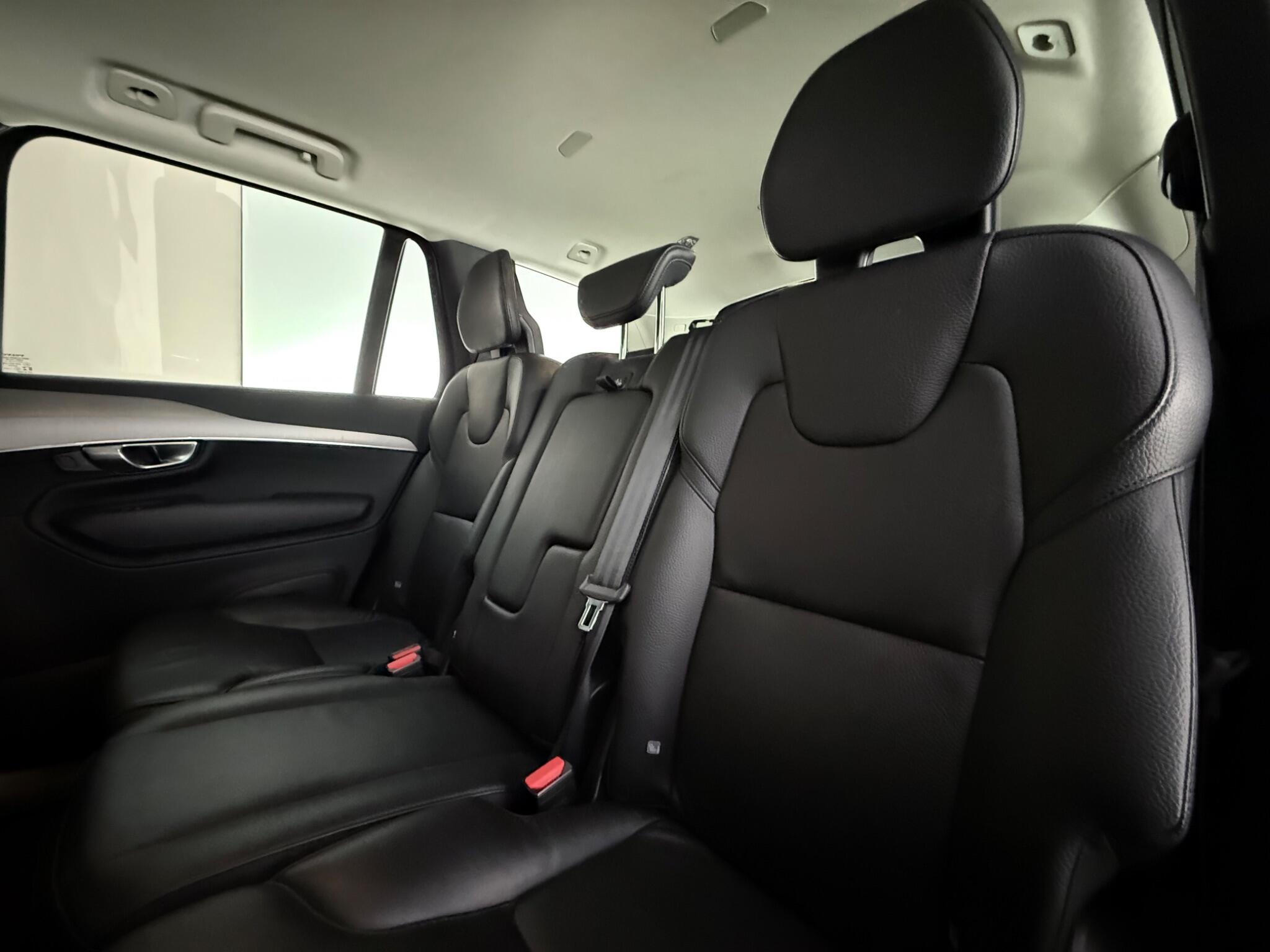 Volvo XC90 view 34