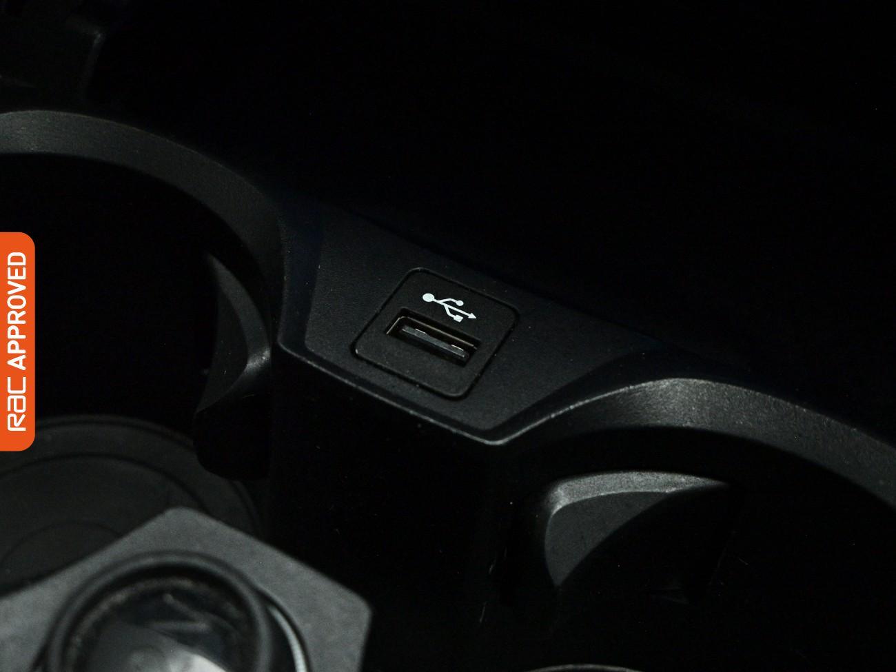 BMW 3 Series view 20