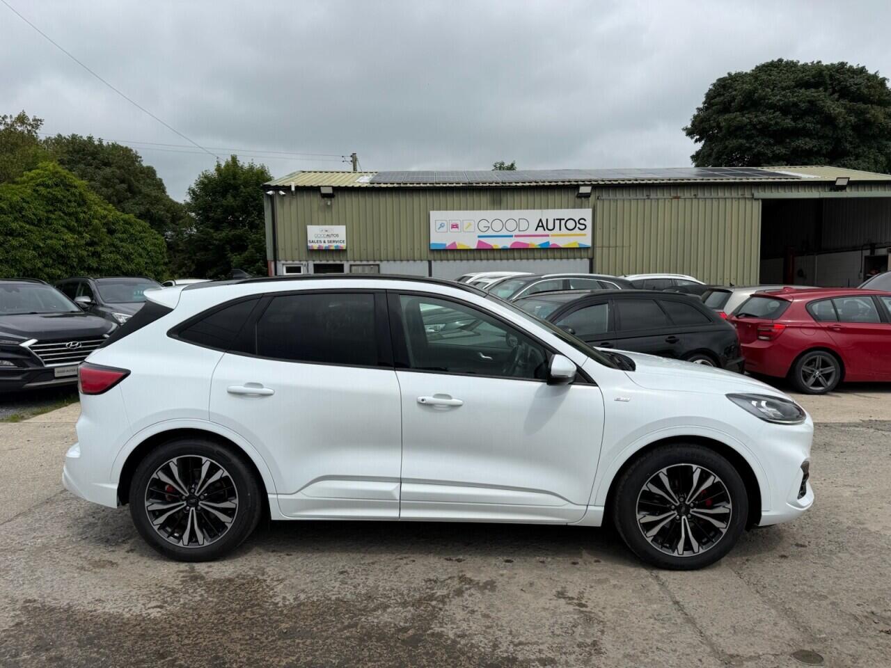 Ford Kuga view 3