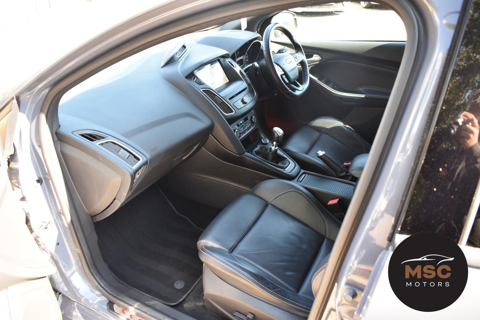 Ford Focus view 36
