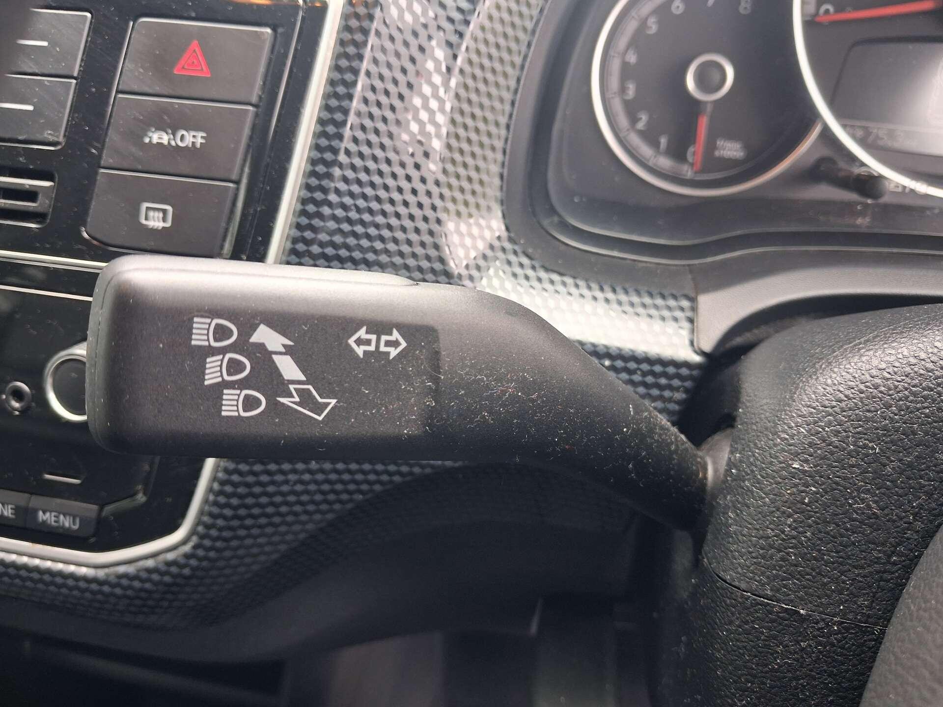 Volkswagen up! view 14