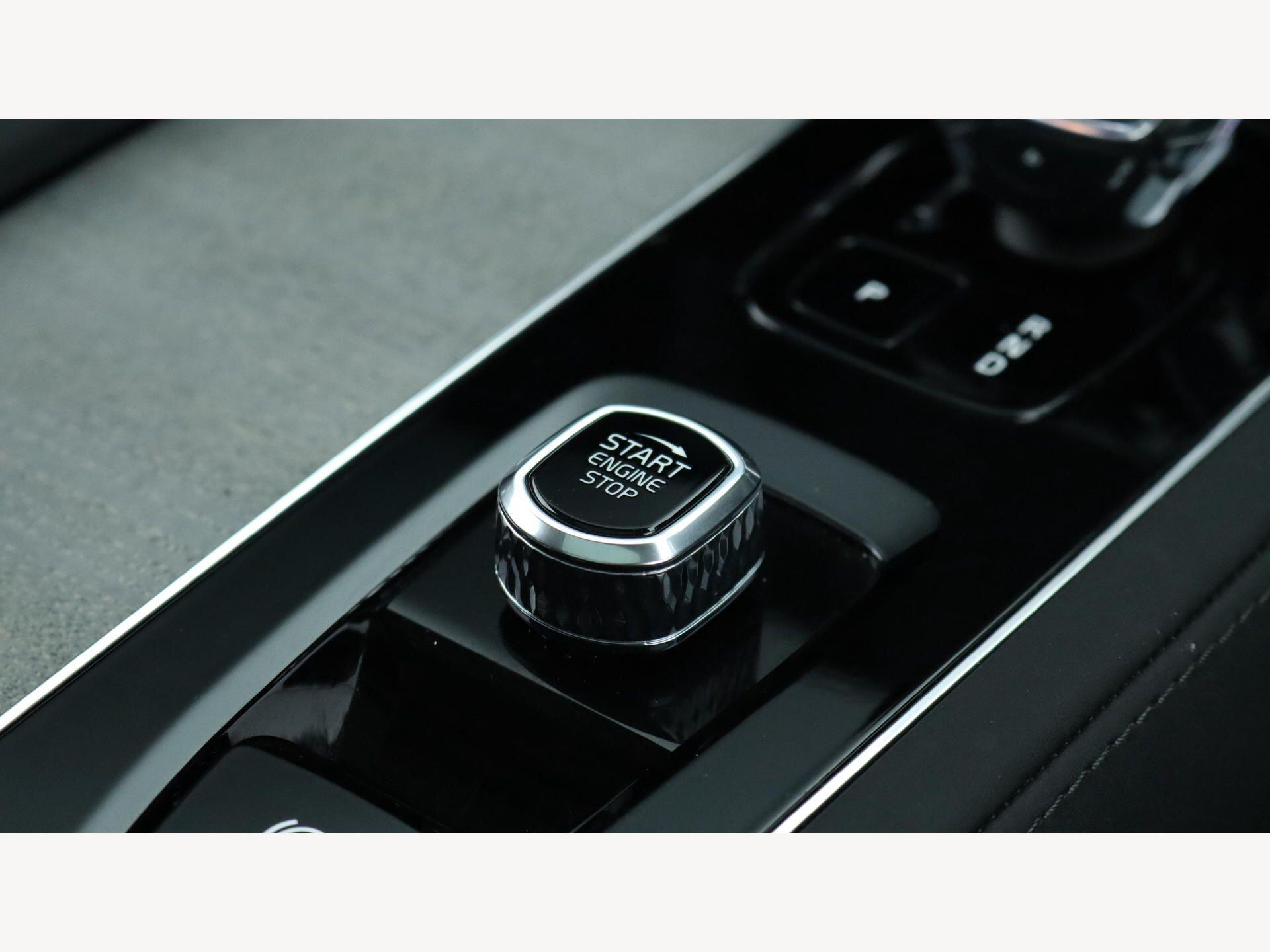 Volvo XC90 view 28