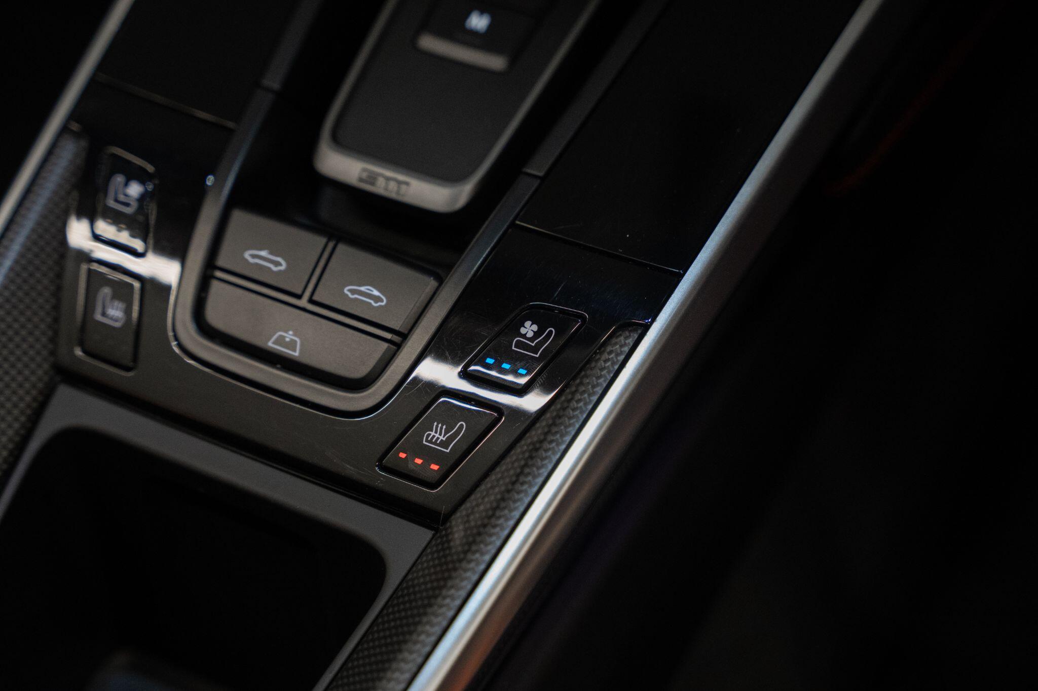 Porsche 911 view 36