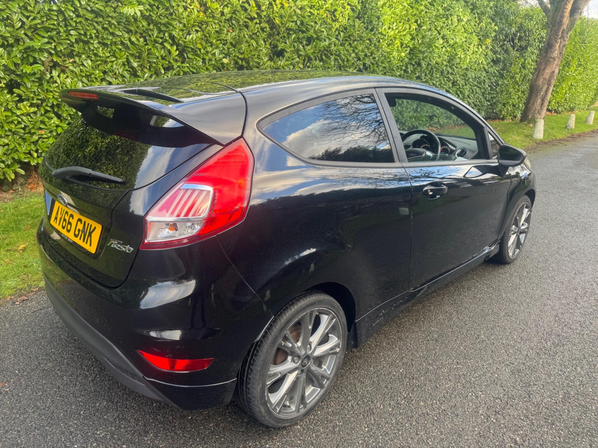 2016 Ford Fiesta image 21