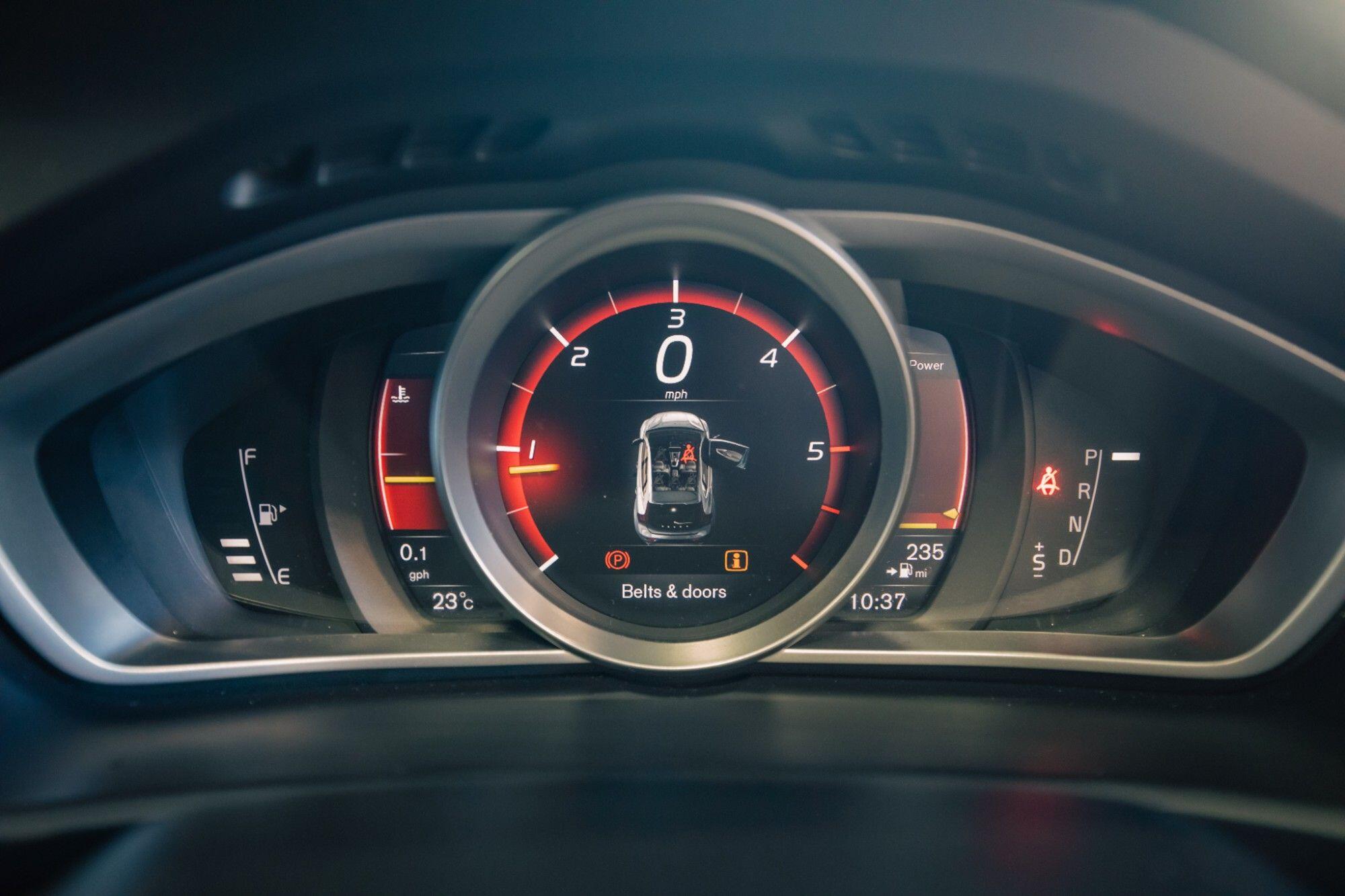 Volvo V40 view 16
