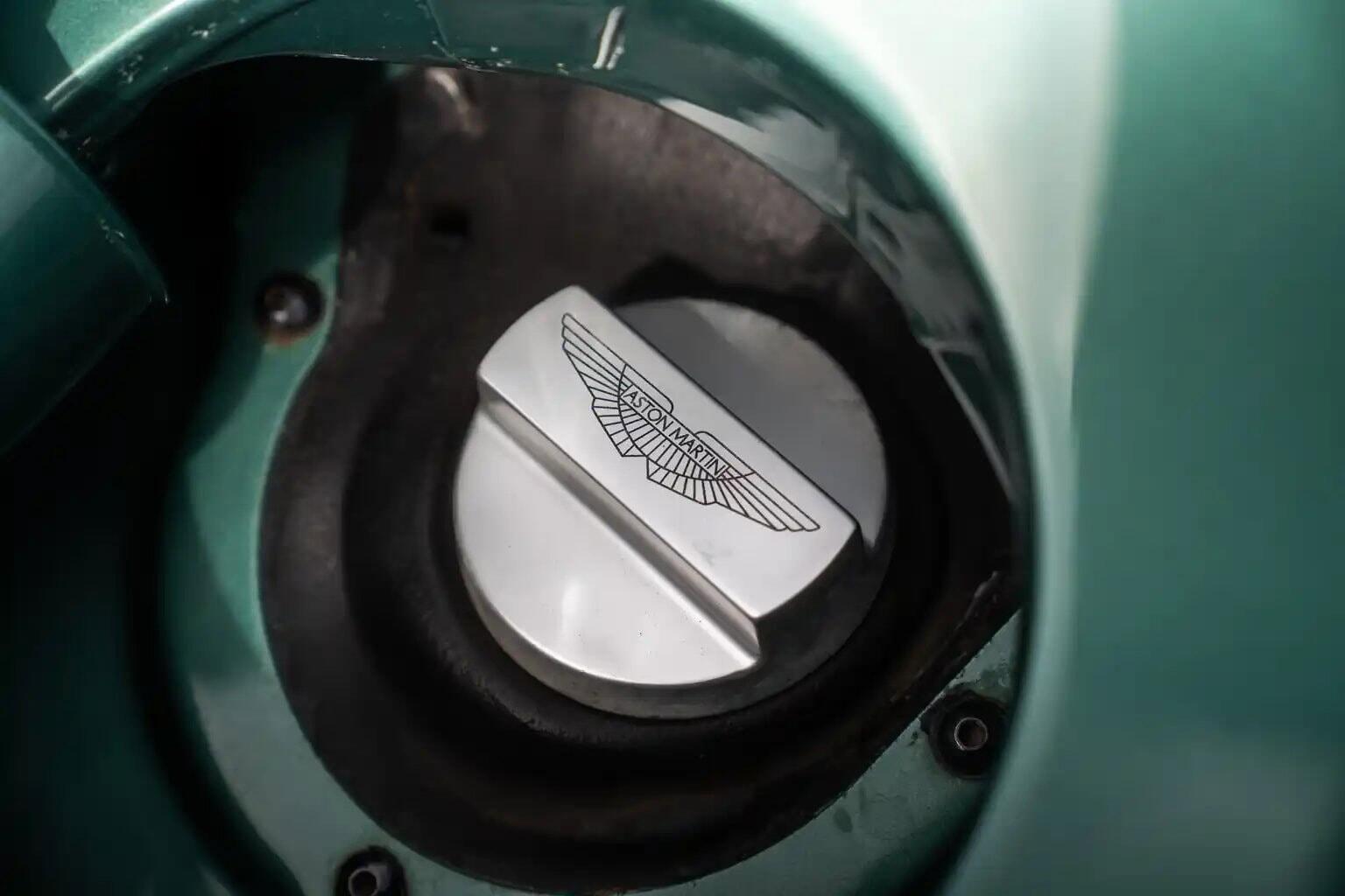 Aston Martin DB7 view 19