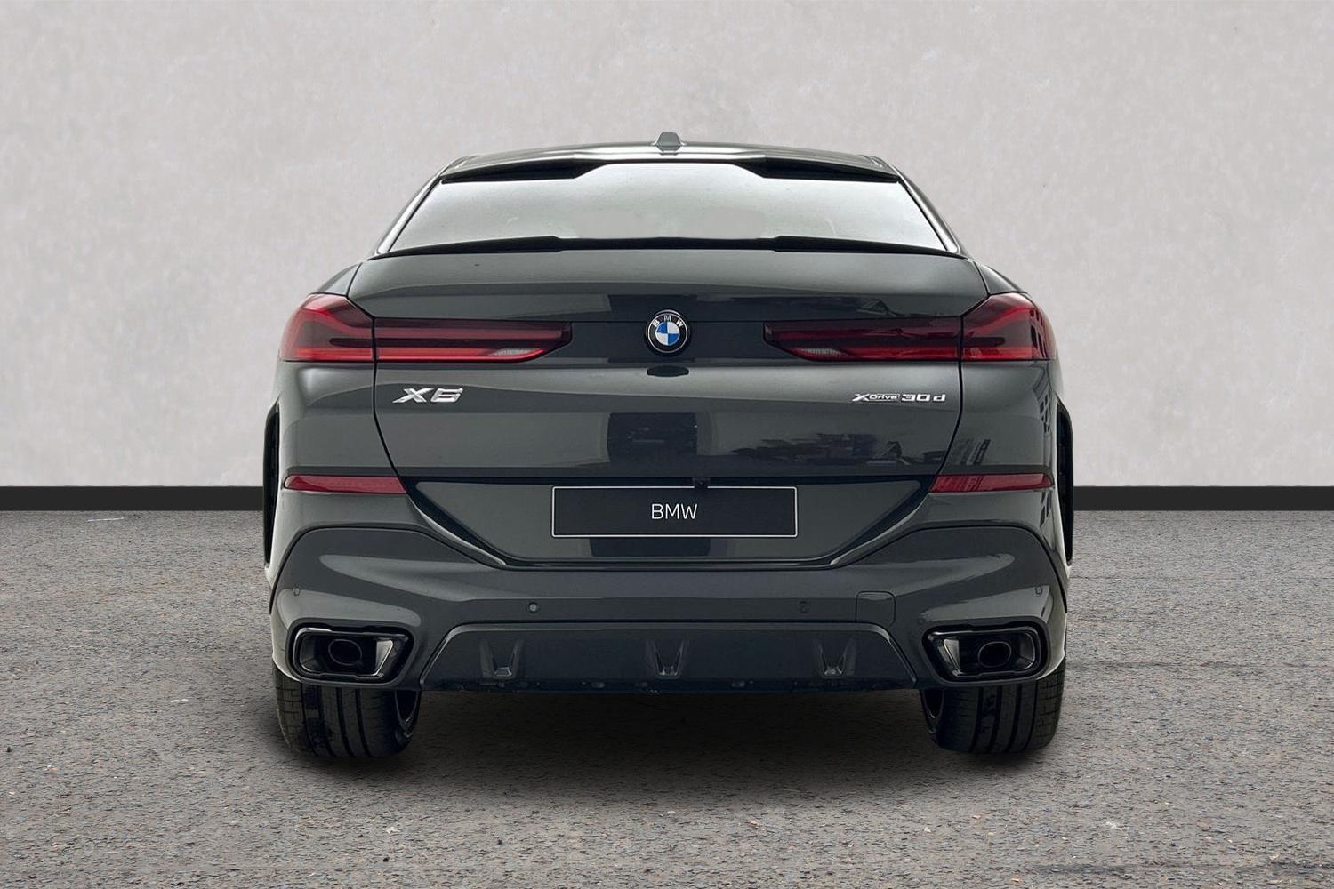 BMW X6 view 15