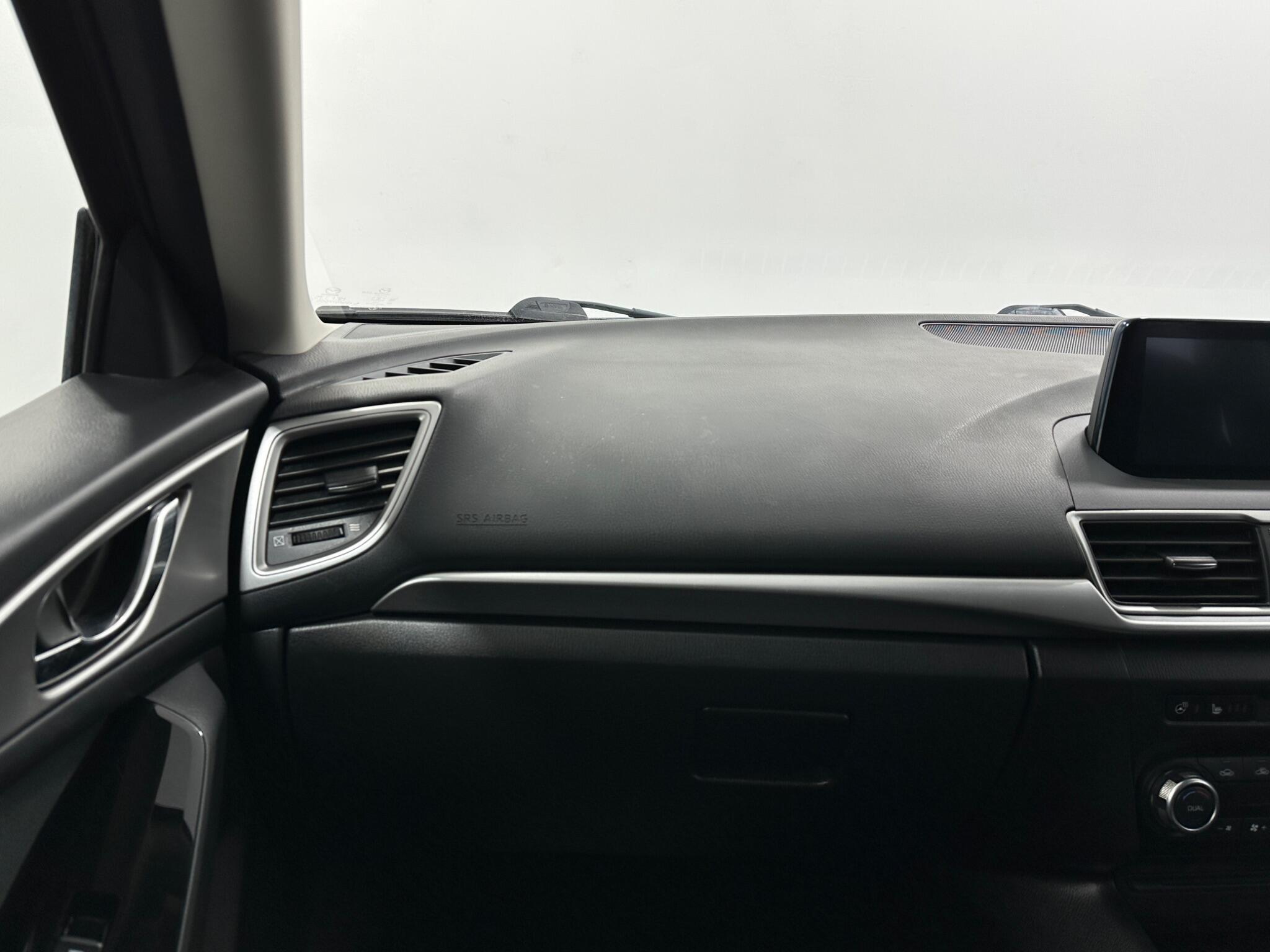 Mazda Mazda3 view 29