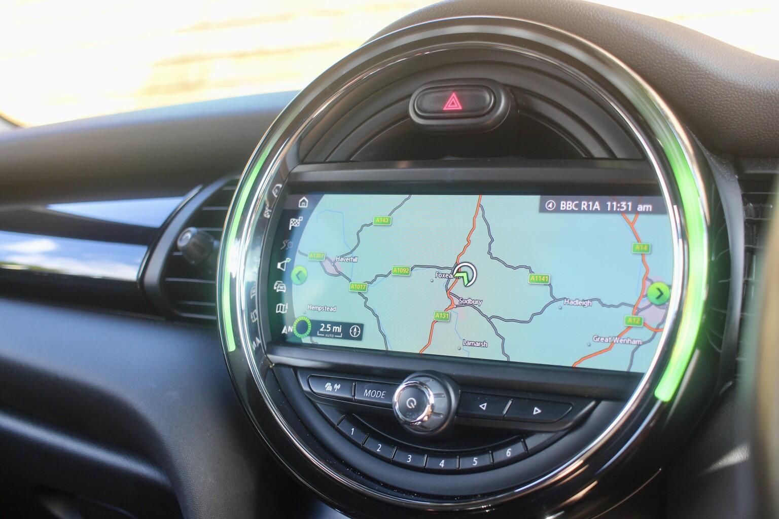 Mini Hatch view 18