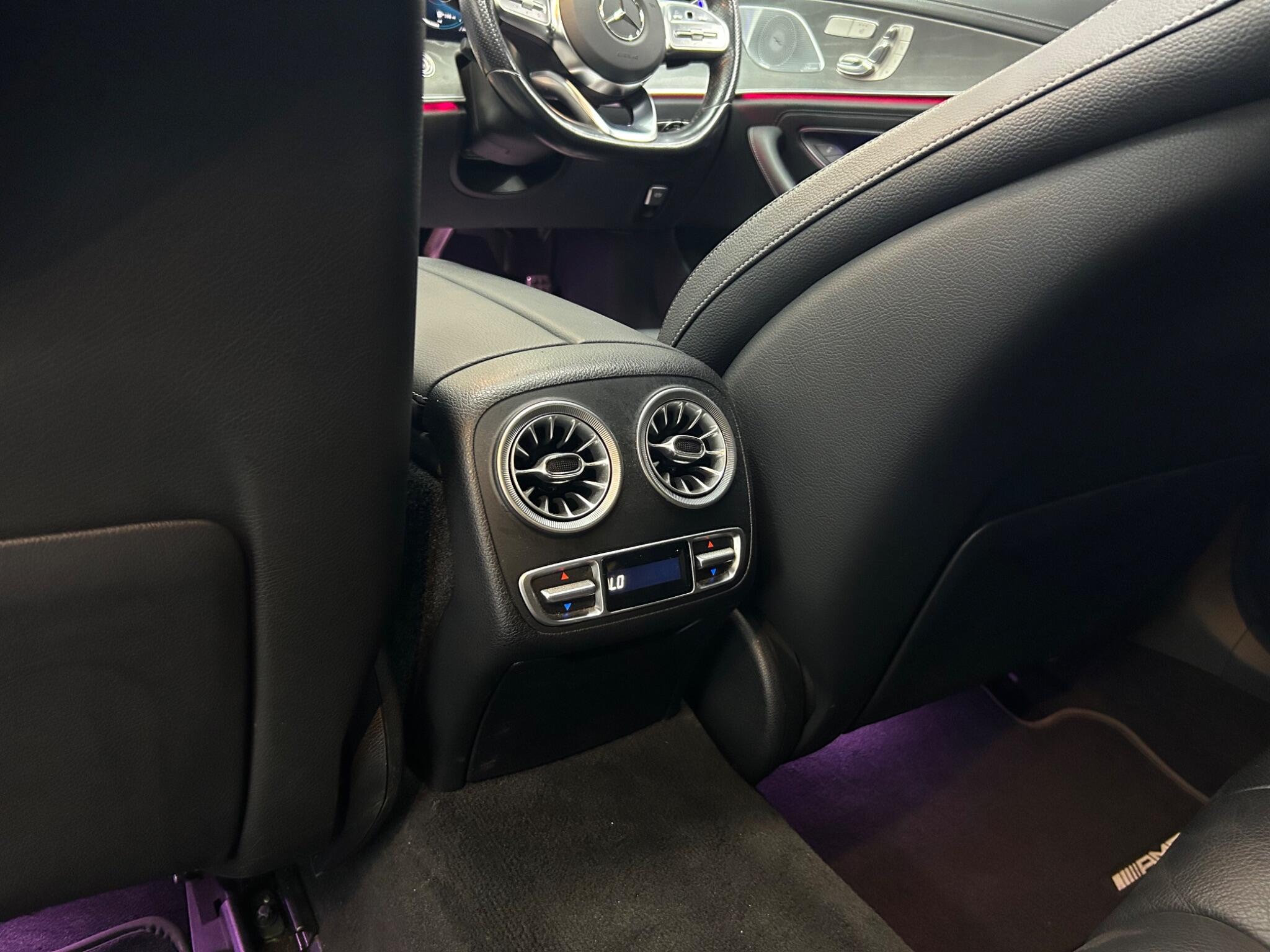 Mercedes-Benz CLS view 26