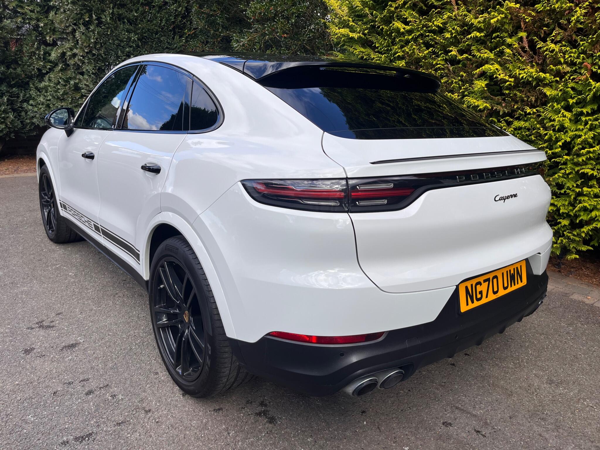 Porsche Cayenne view 9