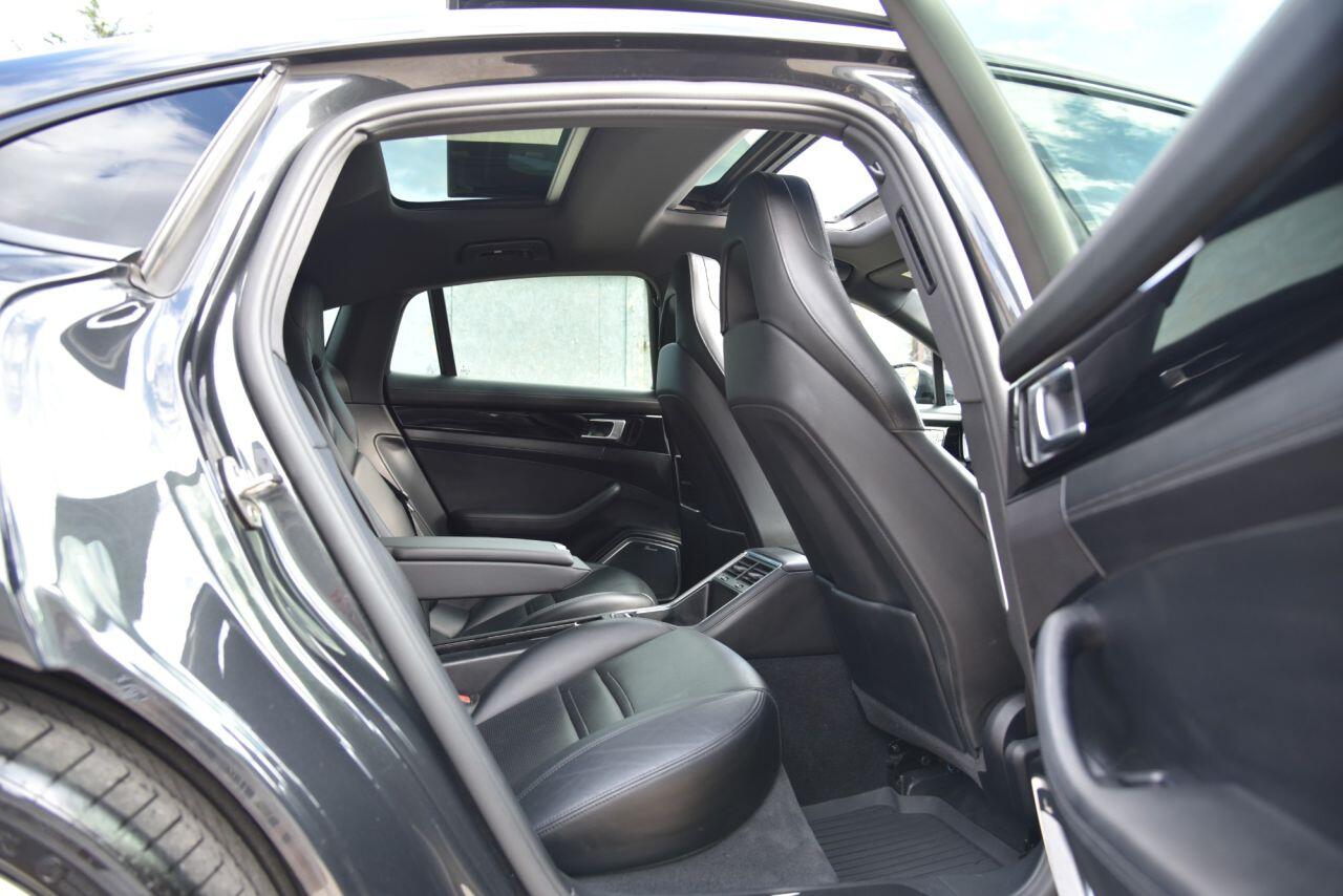 Porsche Panamera view 24