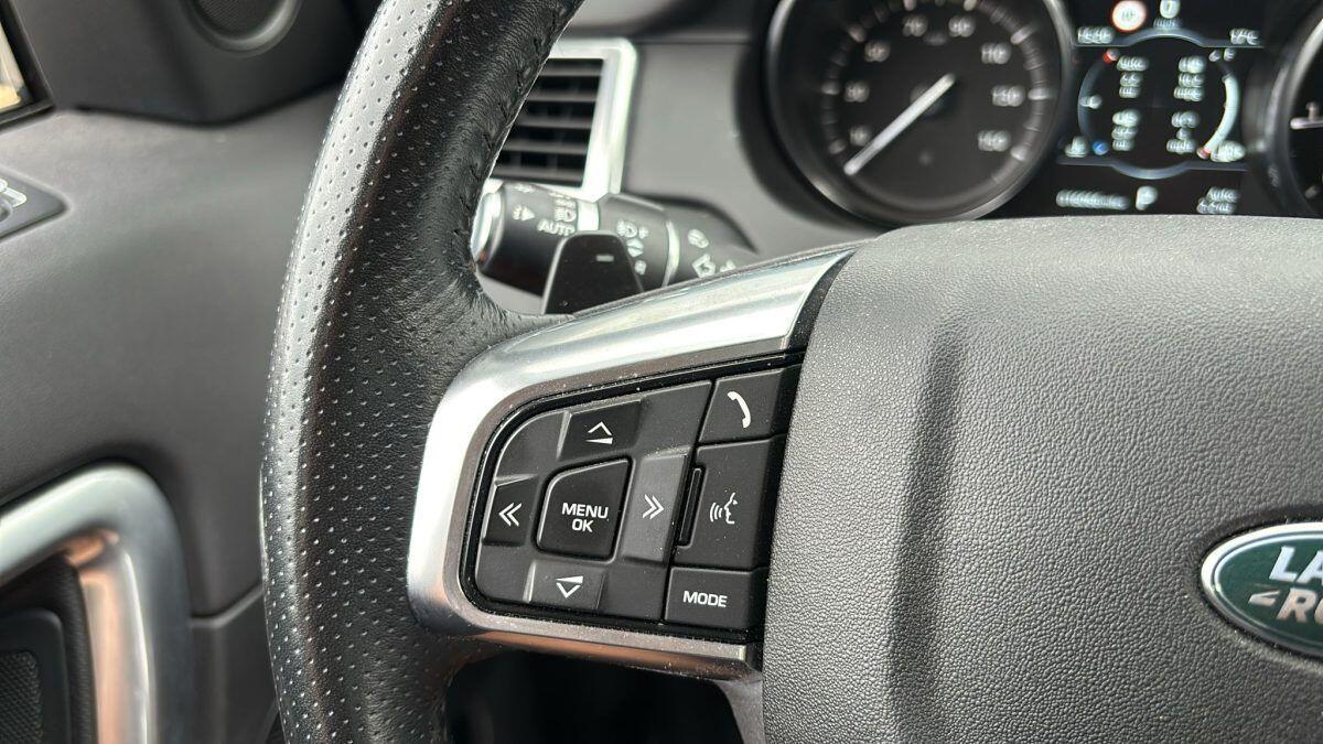 Land Rover Discovery Sport view 20