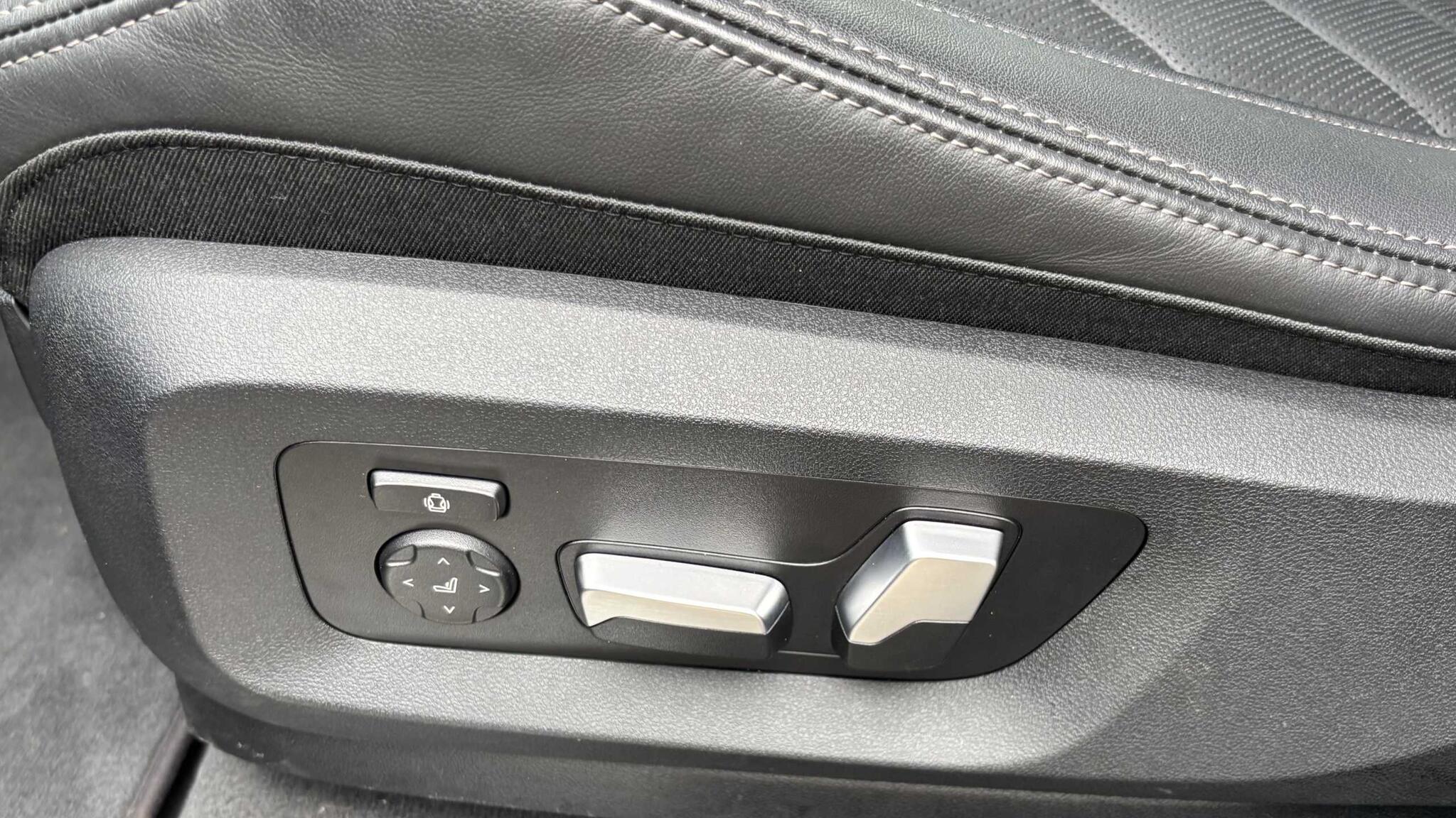 BMW X5 view 32