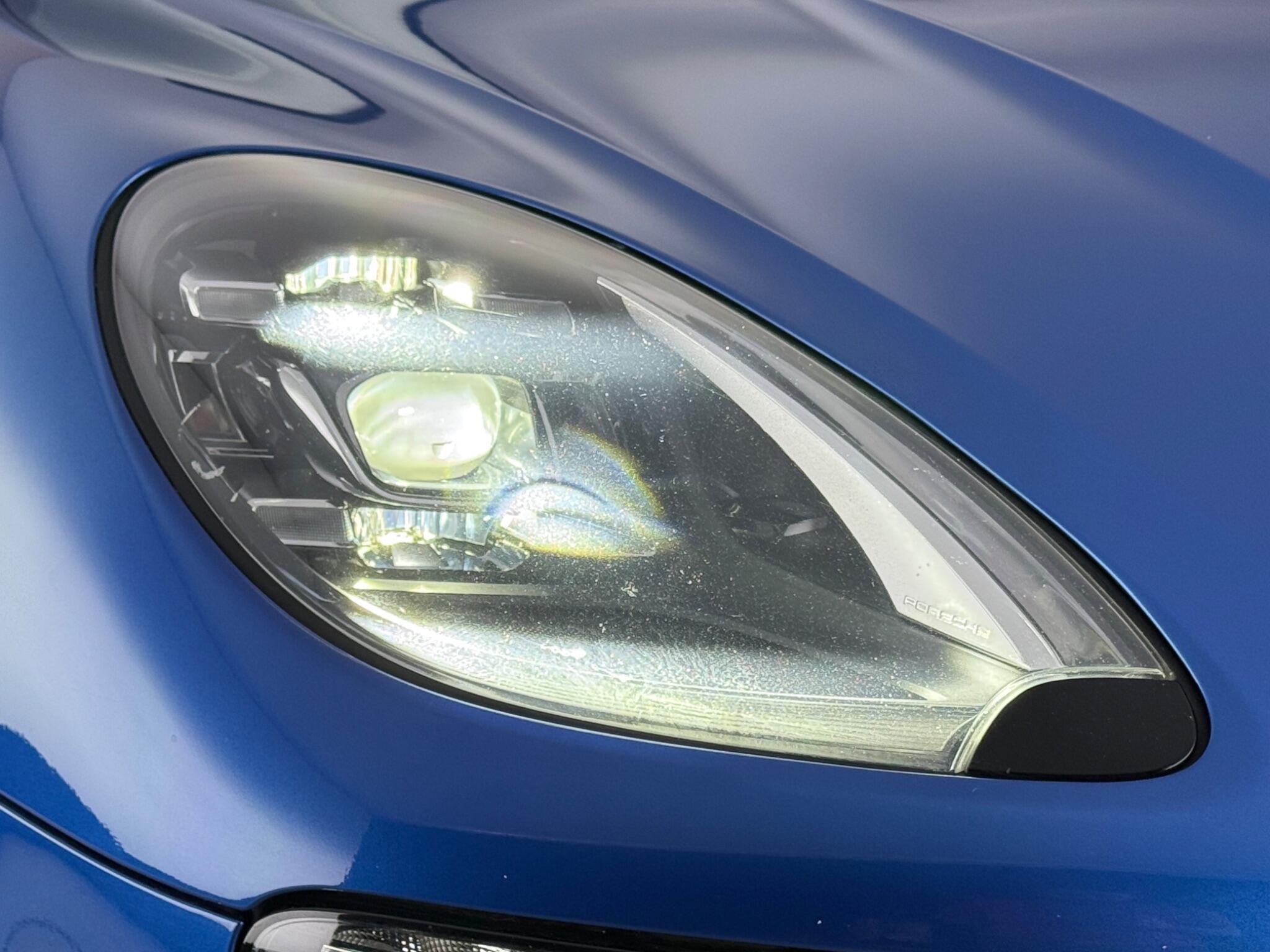 Porsche Macan view 14