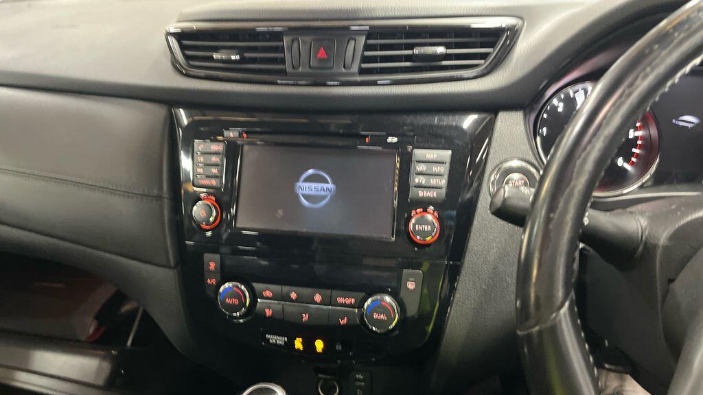 Nissan X-Trail view 4