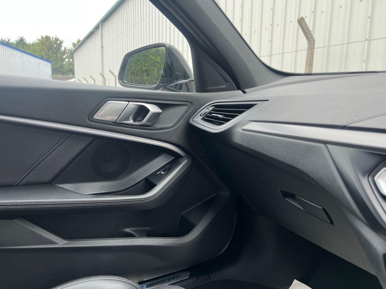 BMW 1 Series view 27