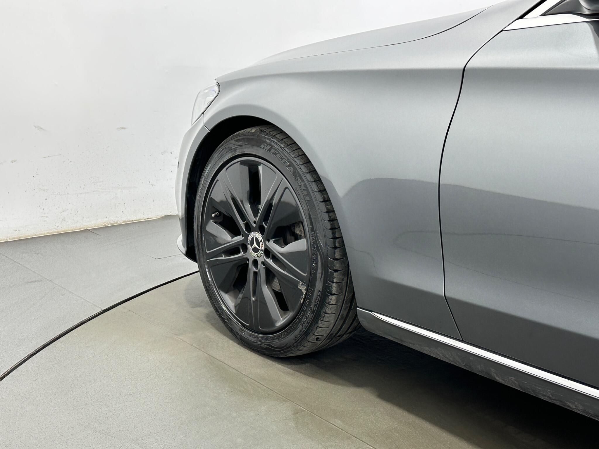 Mercedes-Benz C-Class view 51